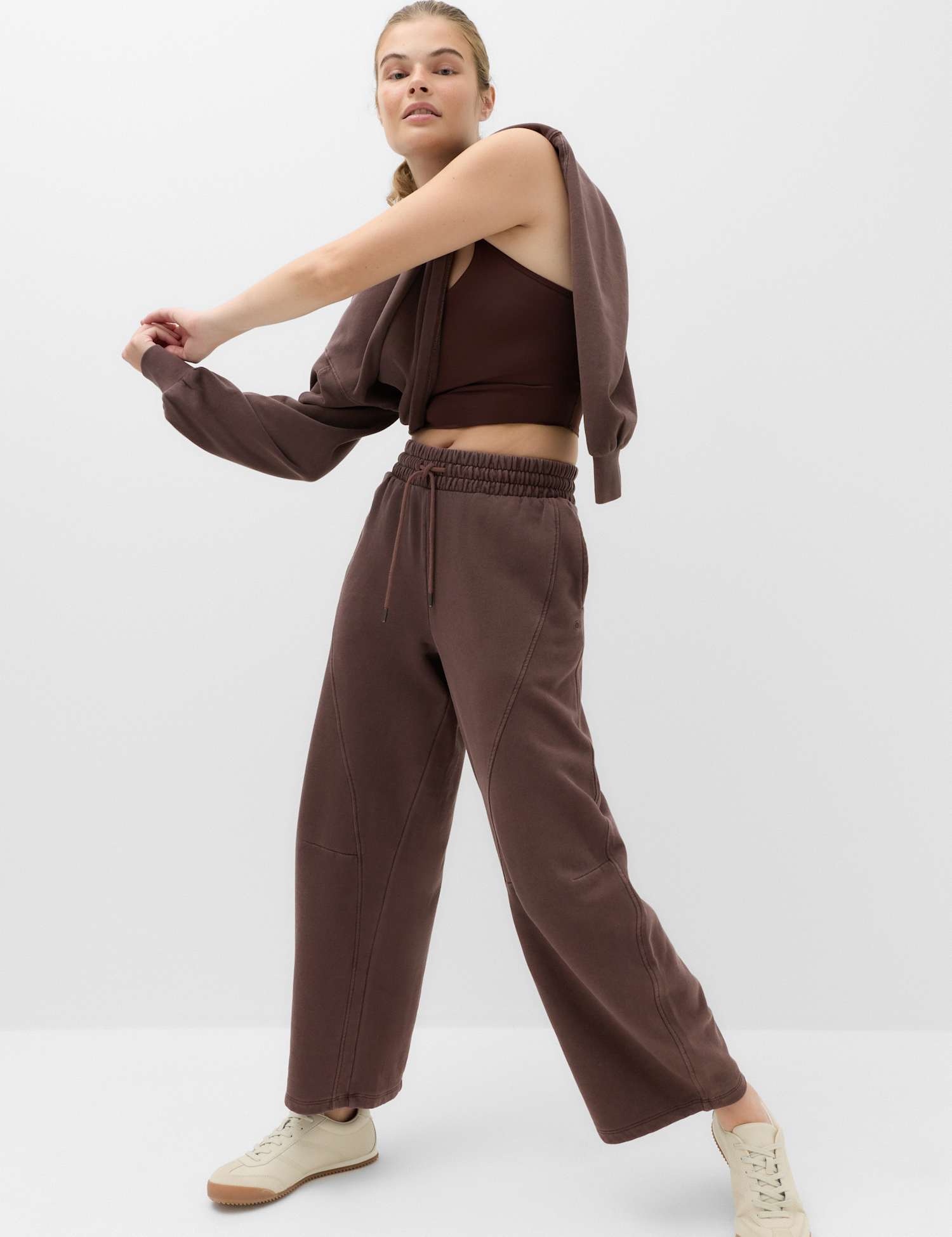 Goodmove Cotton Rich Garment Dye Barrel Joggers Dark Chocolate