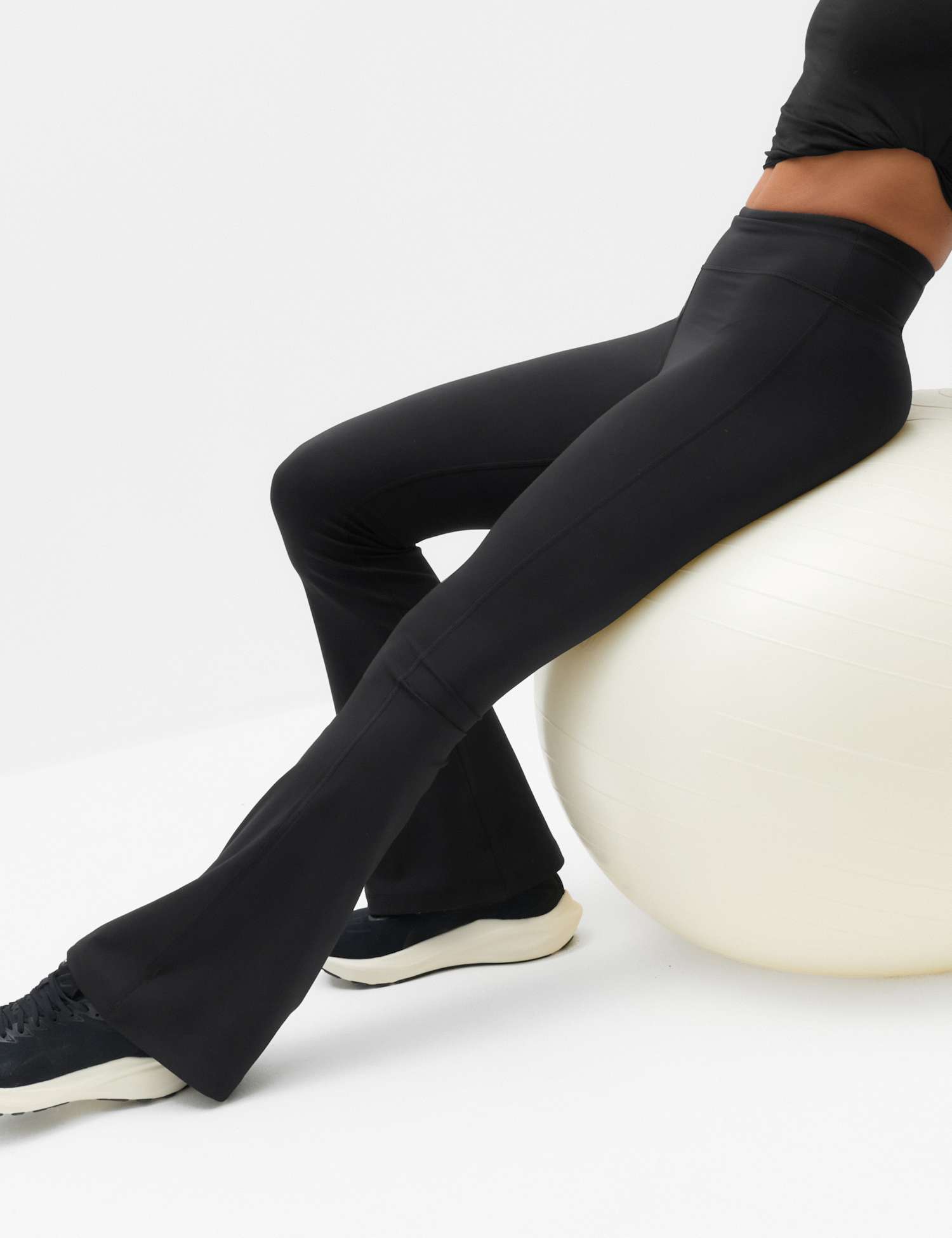 Goodmove Essential High Waisted Flared Leggings Black