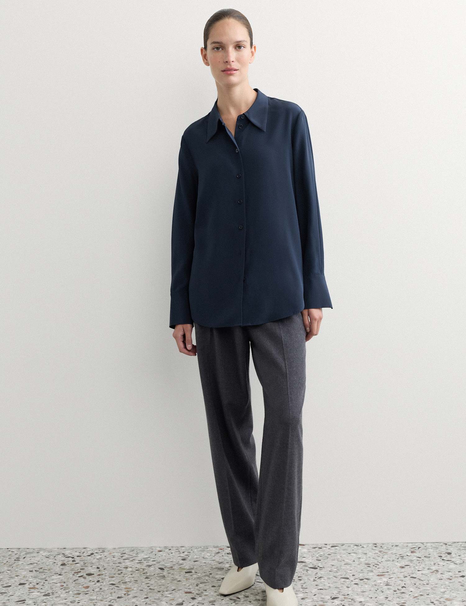 JAEGER Pure Silk Collared Shirt Navy