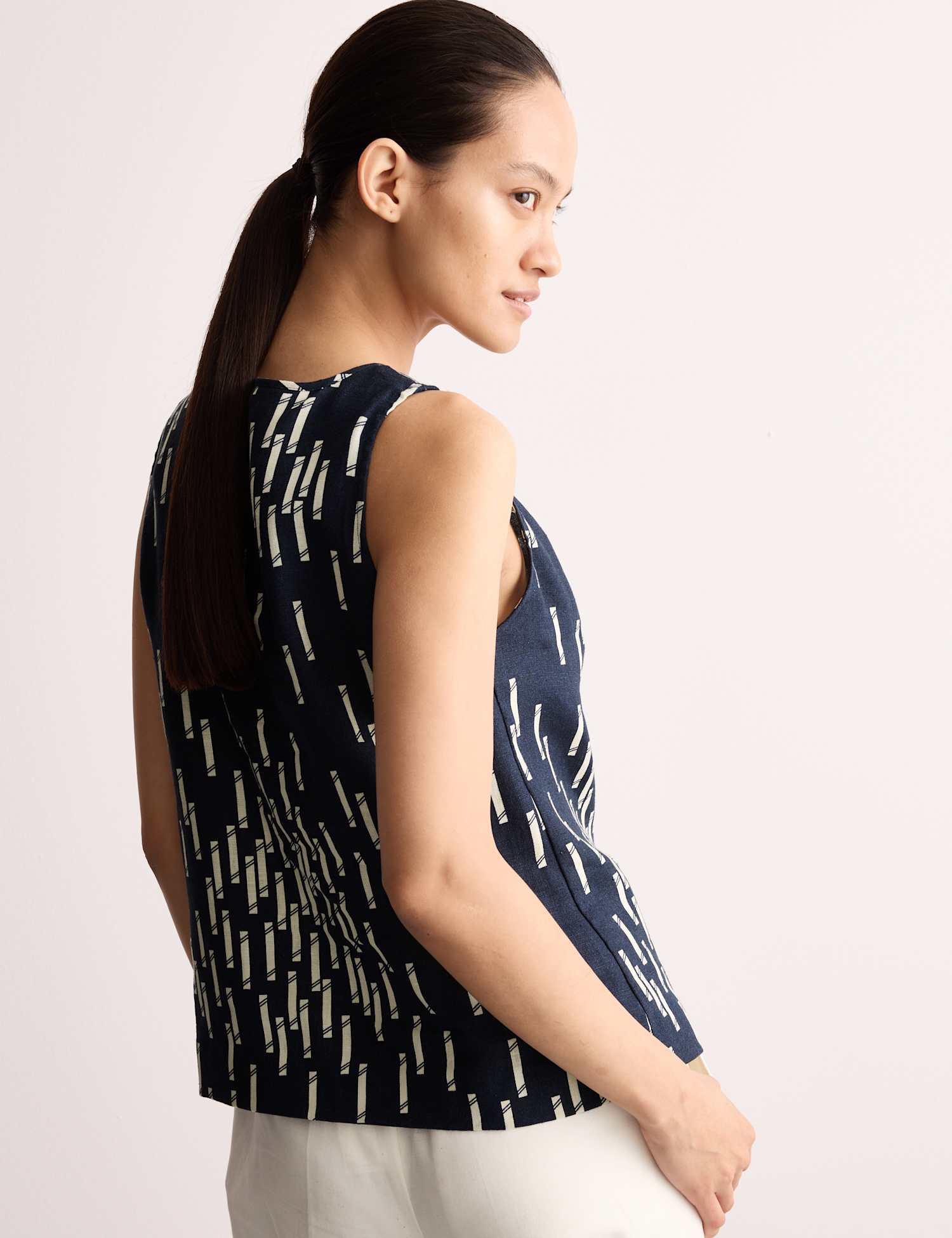 JAEGER Pure Linen Dash Print Shell Top Navy Mix