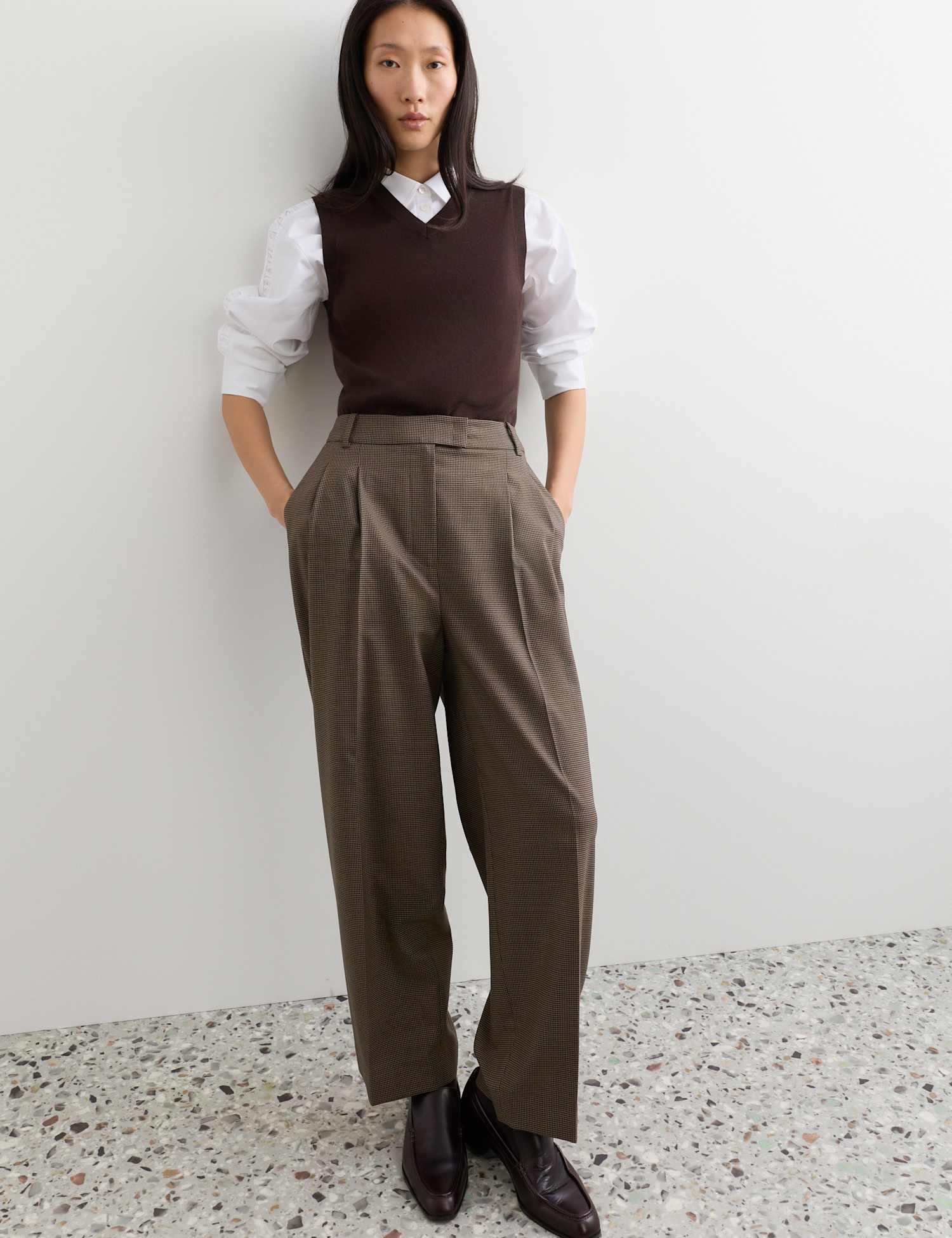 JAEGER Wool Rich Dogtooth Pleat Front Tapered Trousers Camel Mix