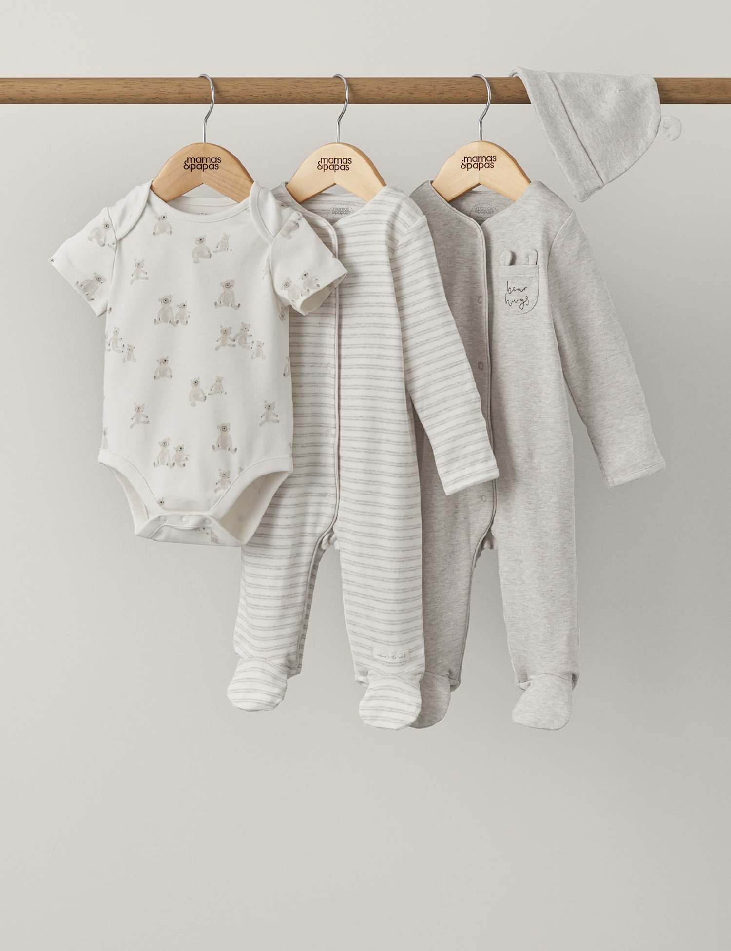 Mamas & Papas Bear Hug Teddy Starter 4 Piece Set (6�lbs-1 Yrs) Brown