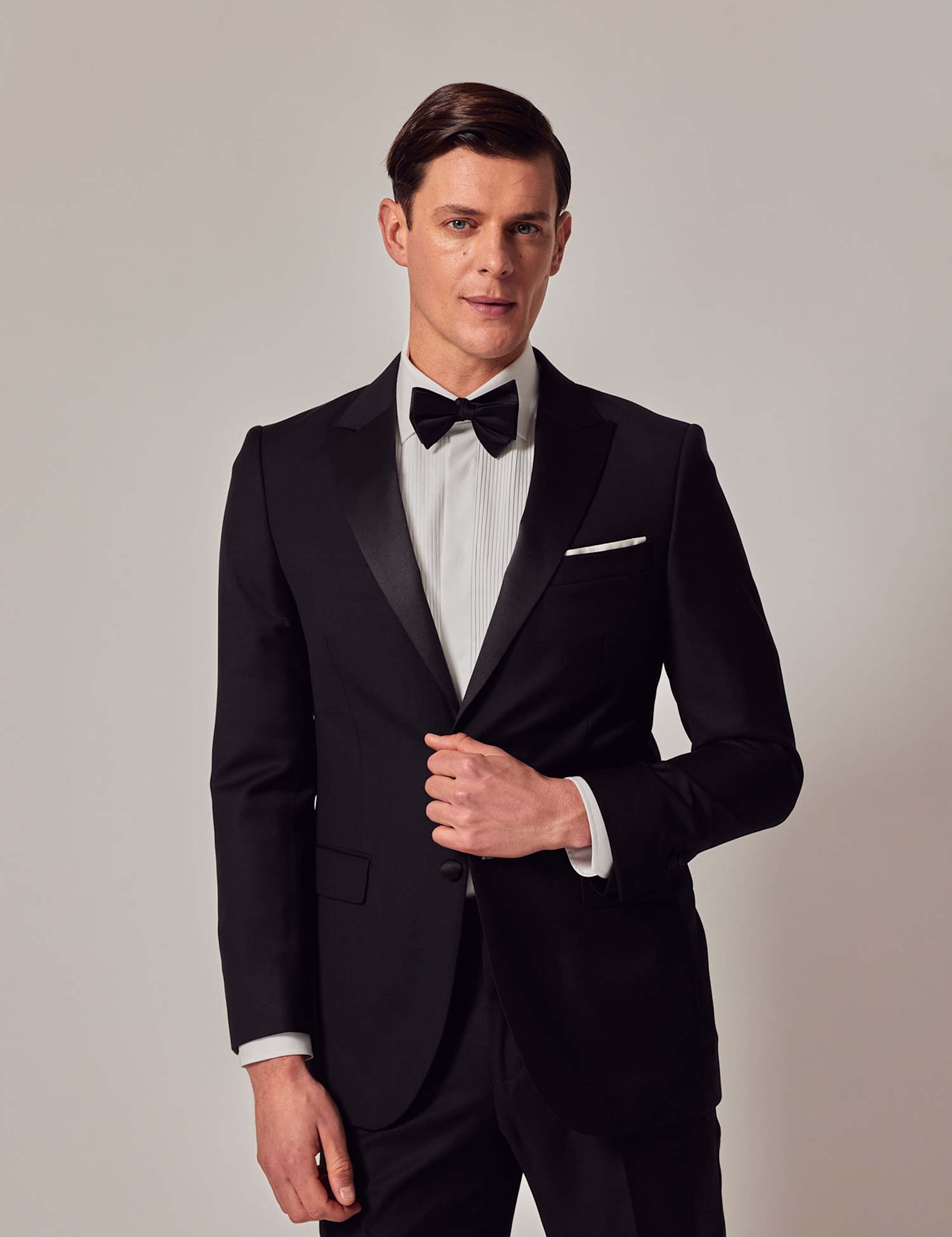 Hawes & Curtis Slim Fit Pure Wool Tuxedo Jacket Black