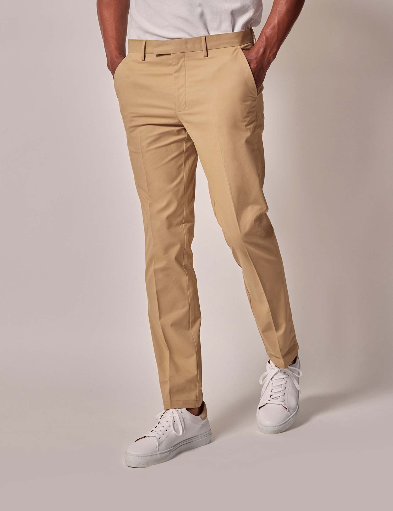 Hawes & Curtis Smart Chino Piece Dye Sand