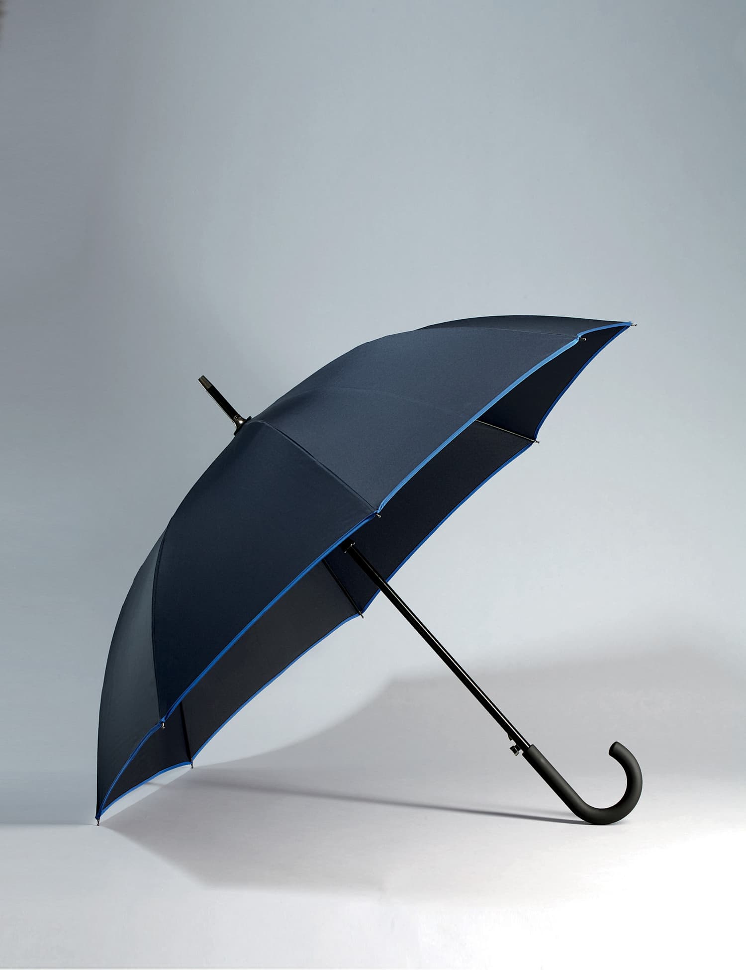 Charles Tyrwhitt Rubber Umbrella Navy Mix