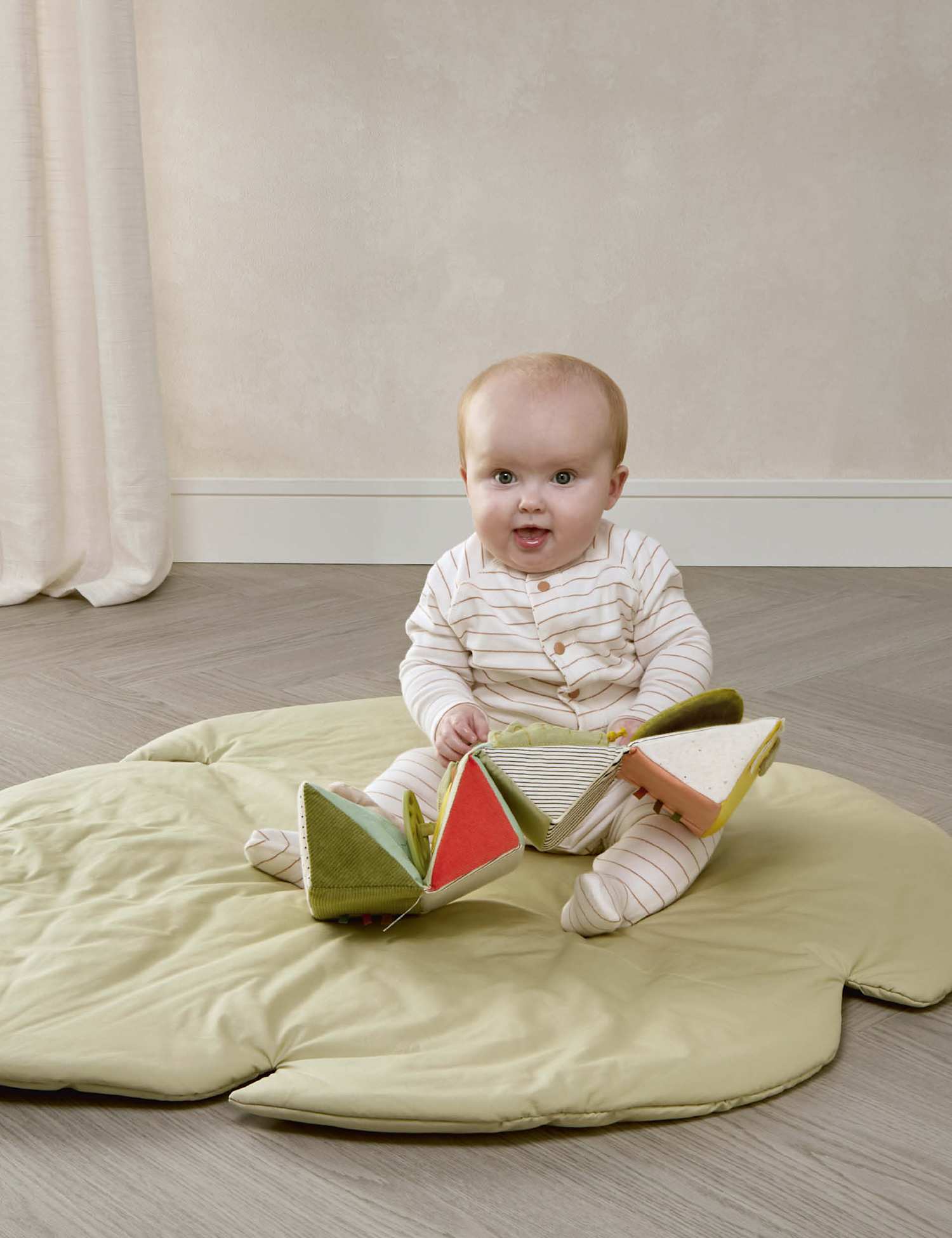 Mamas & Papas Born To Be Wild Activity Folding Cube (0+ Yrs) Multi