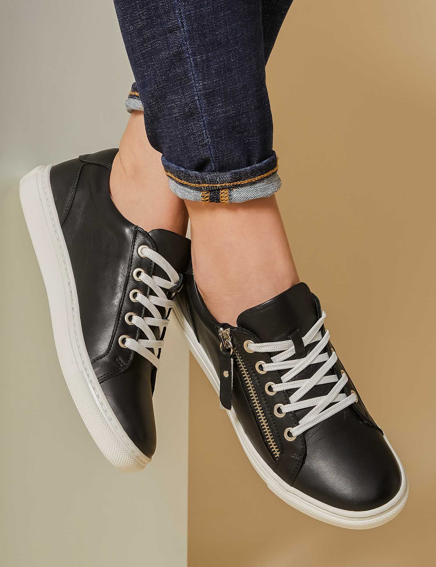 Jones Bootmaker Leather Zip Up Trainers Black