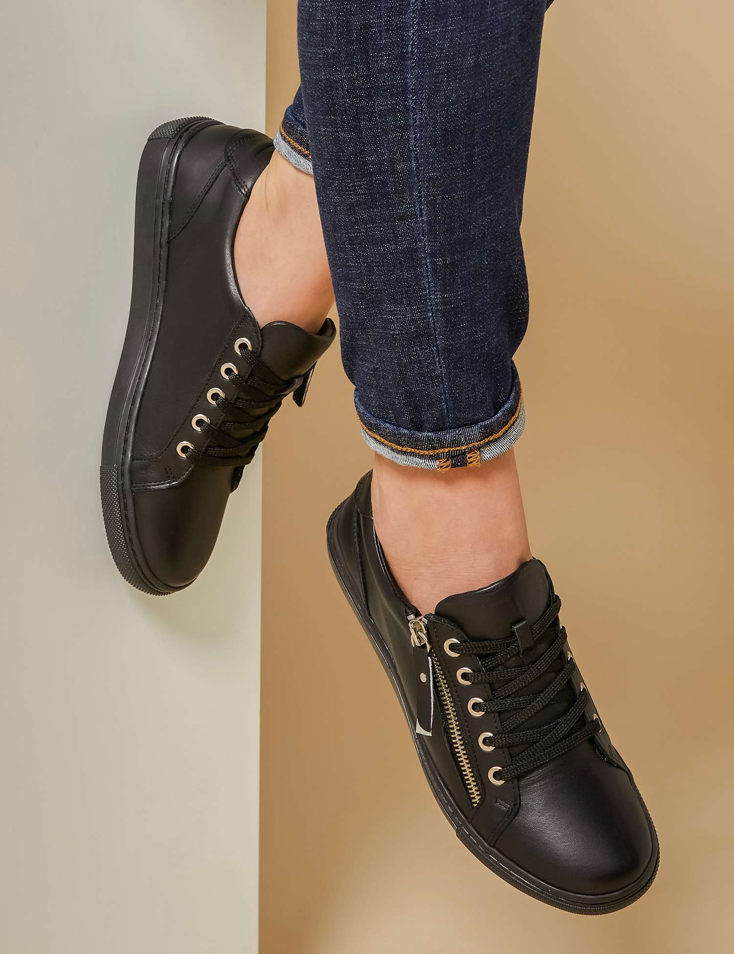 Jones Bootmaker Leather Zip Up Trainers Black/Black