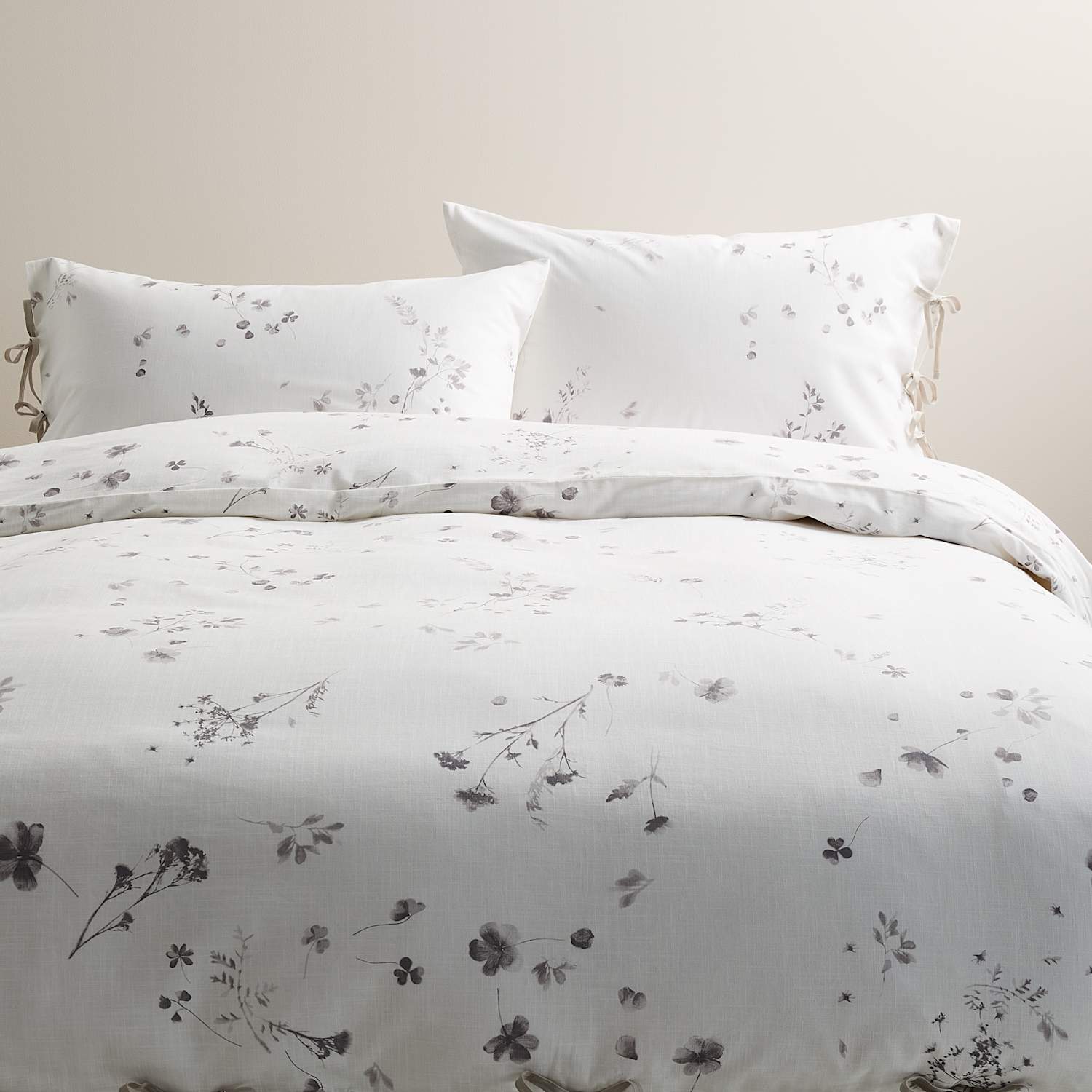 M&S Pure Cotton Pressed Floral Print Bedding Set - Single (3 ft) - Grey Mix