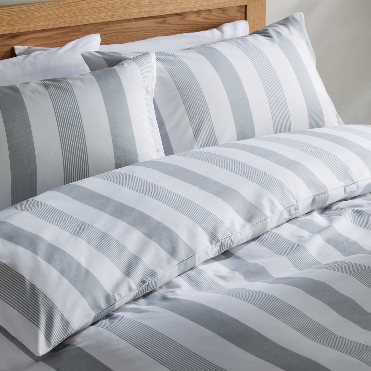 M&S Pure Cotton Signature Stripe Bedding Set - King Size (5 ft) - Grey Mix