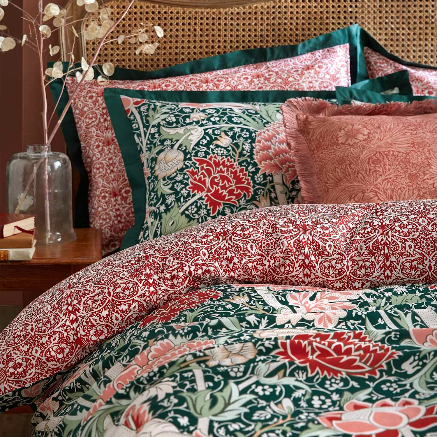 William Morris At Home 2 Pack Pure Cotton Cray Pillowcases - Green Mix - Available at M&S