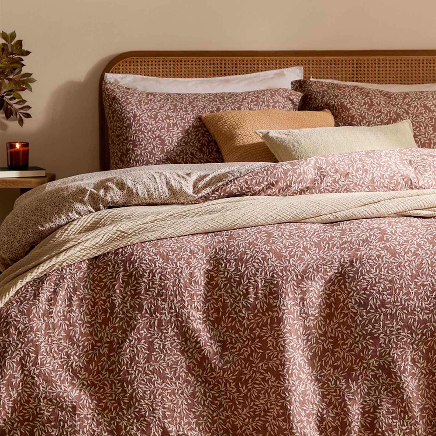 Yard Perrie Leaf Pure Cotton Muslin Bedding Set - King Size (5 ft) - Burgundy Mix - Available at M&S