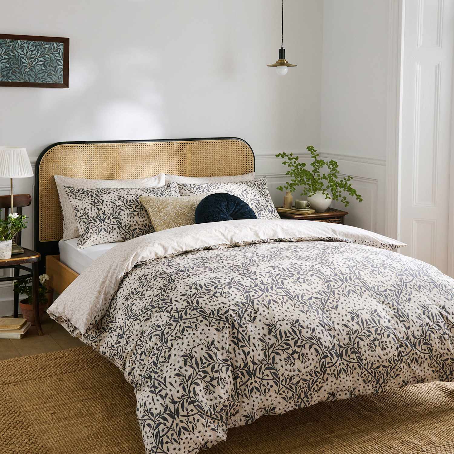William Morris At Home Pure Cotton Michaelmas Daisy Bedding Set - King Size (5 ft) - Cream Mix - Available at M&S