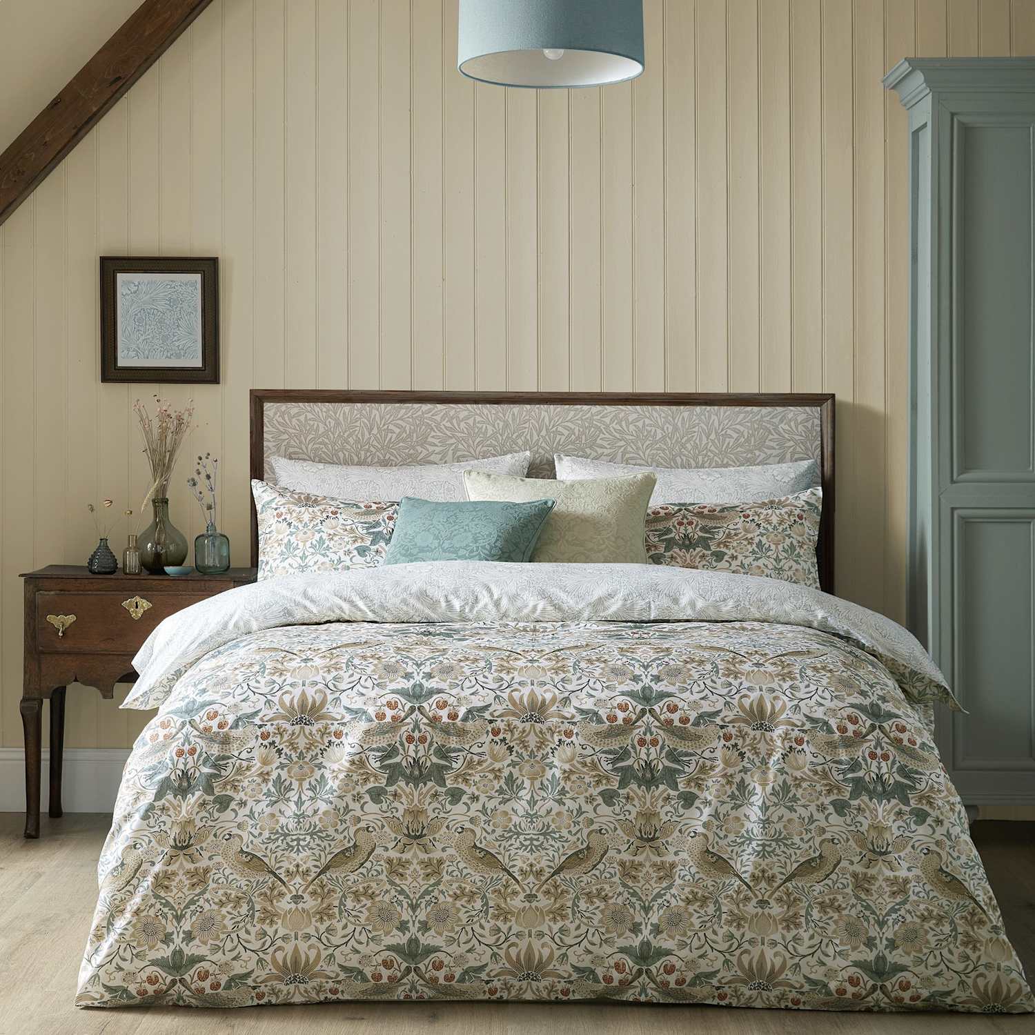 William Morris At Home Pure Cotton Sateen Floral Bedding Set - Single (3 ft) - Natural Mix - Available at M&S
