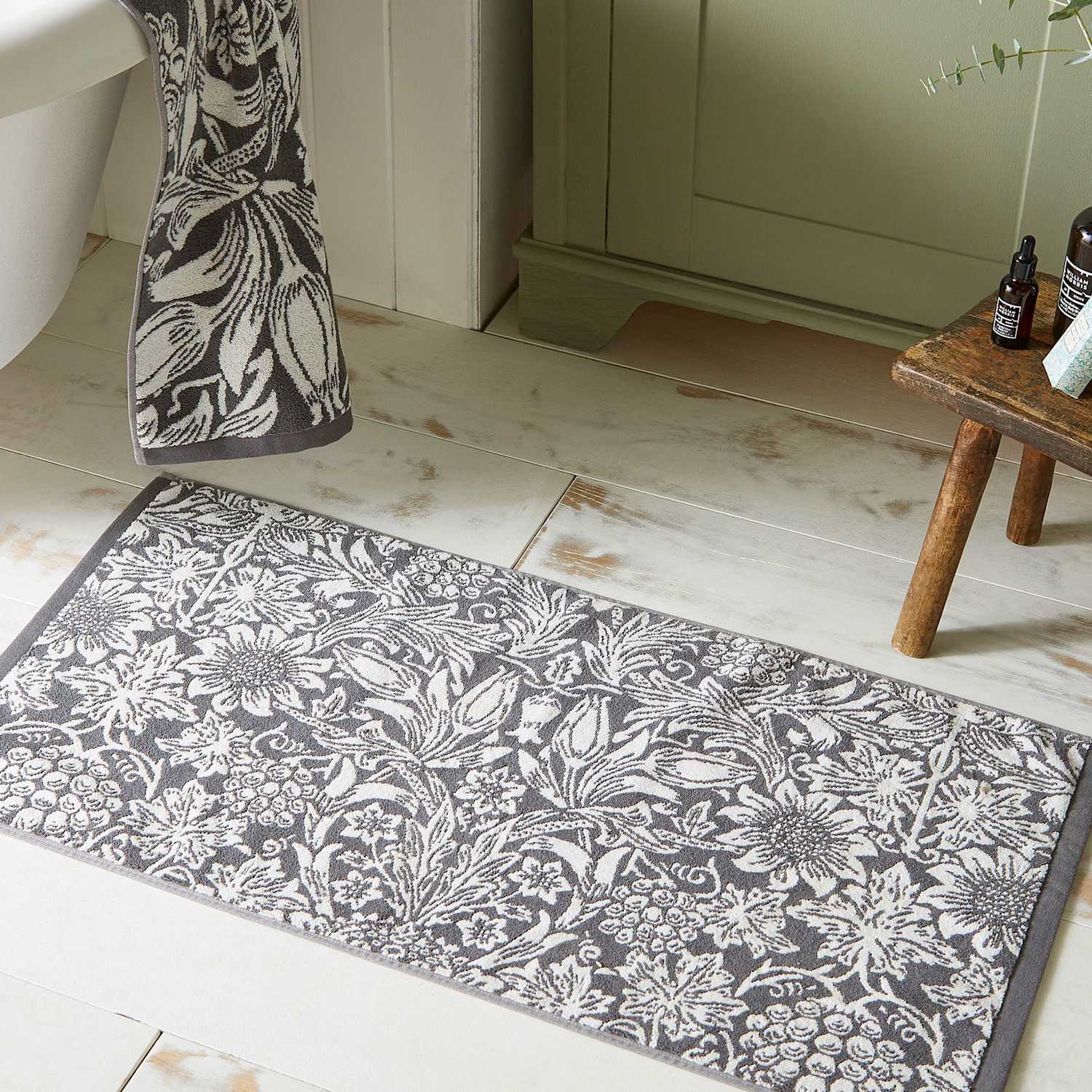 William Morris At Home Pure Cotton Sunflower Bath Mat - Bath Towel - Charcoal Mix - Available at M&S