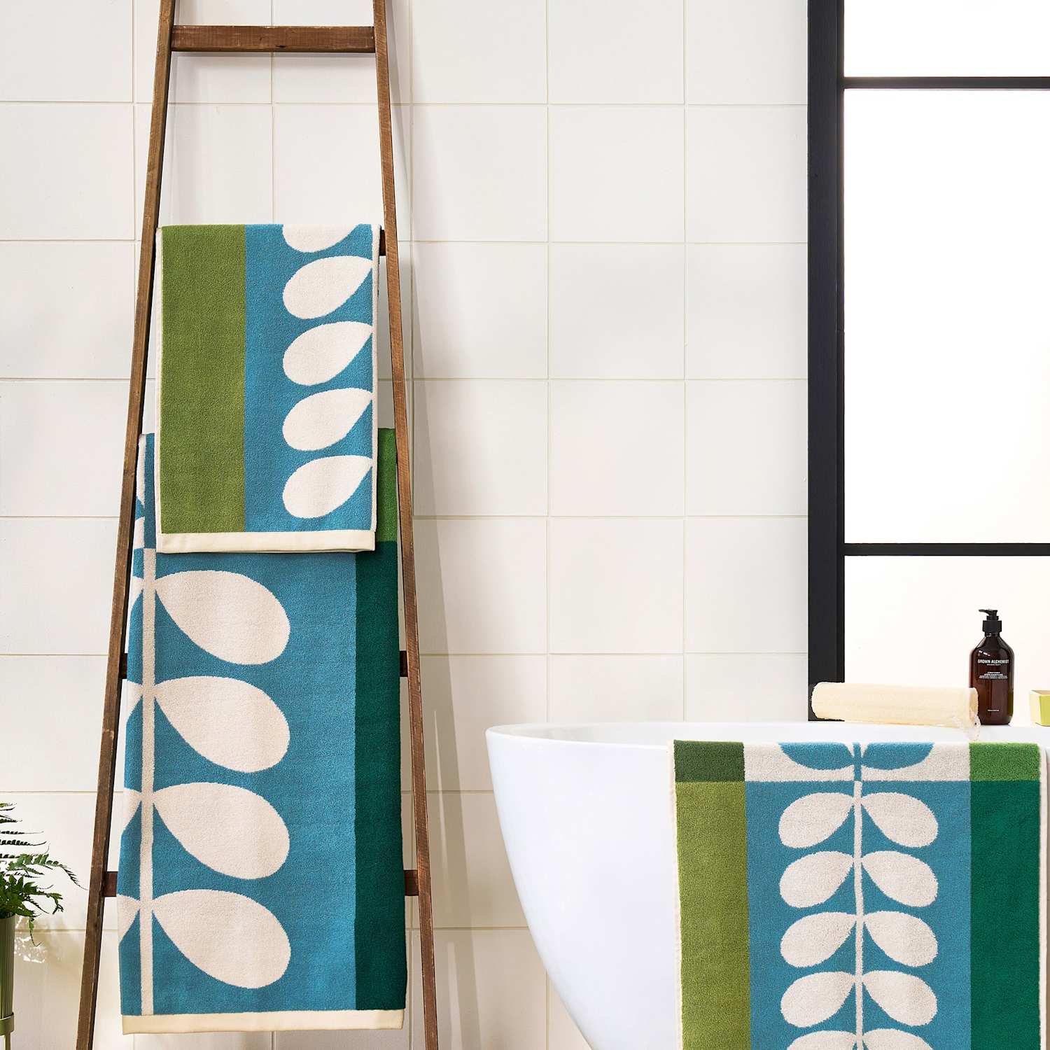 Orla Kiely Pure Cotton Stem Check Towel - Bath Towel - Green Mix - Available at M&S