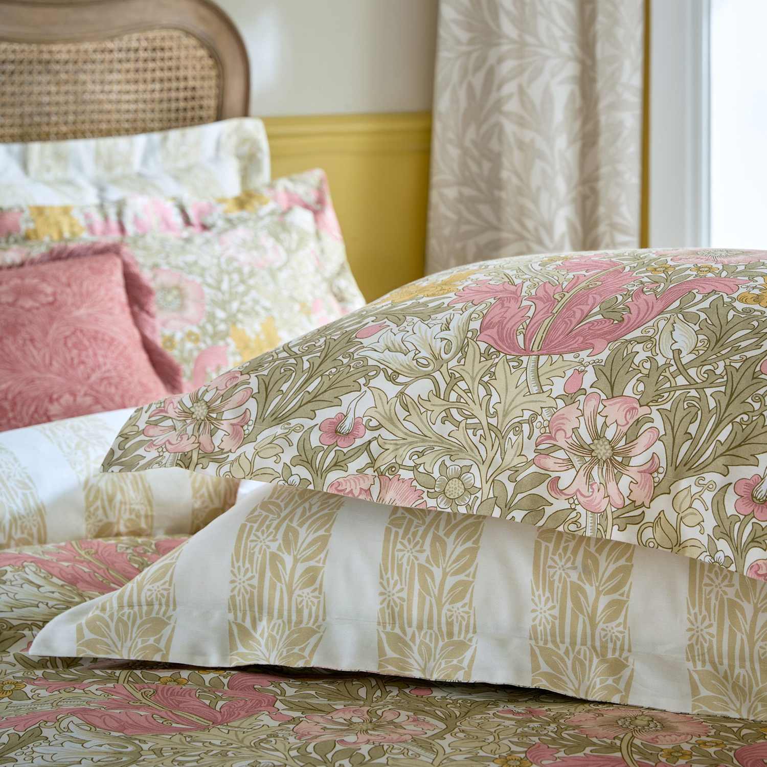 William Morris At Home Set of 2 Pure Cotton Compton Oxford Pillowcases - Pink Mix - Available at M&S