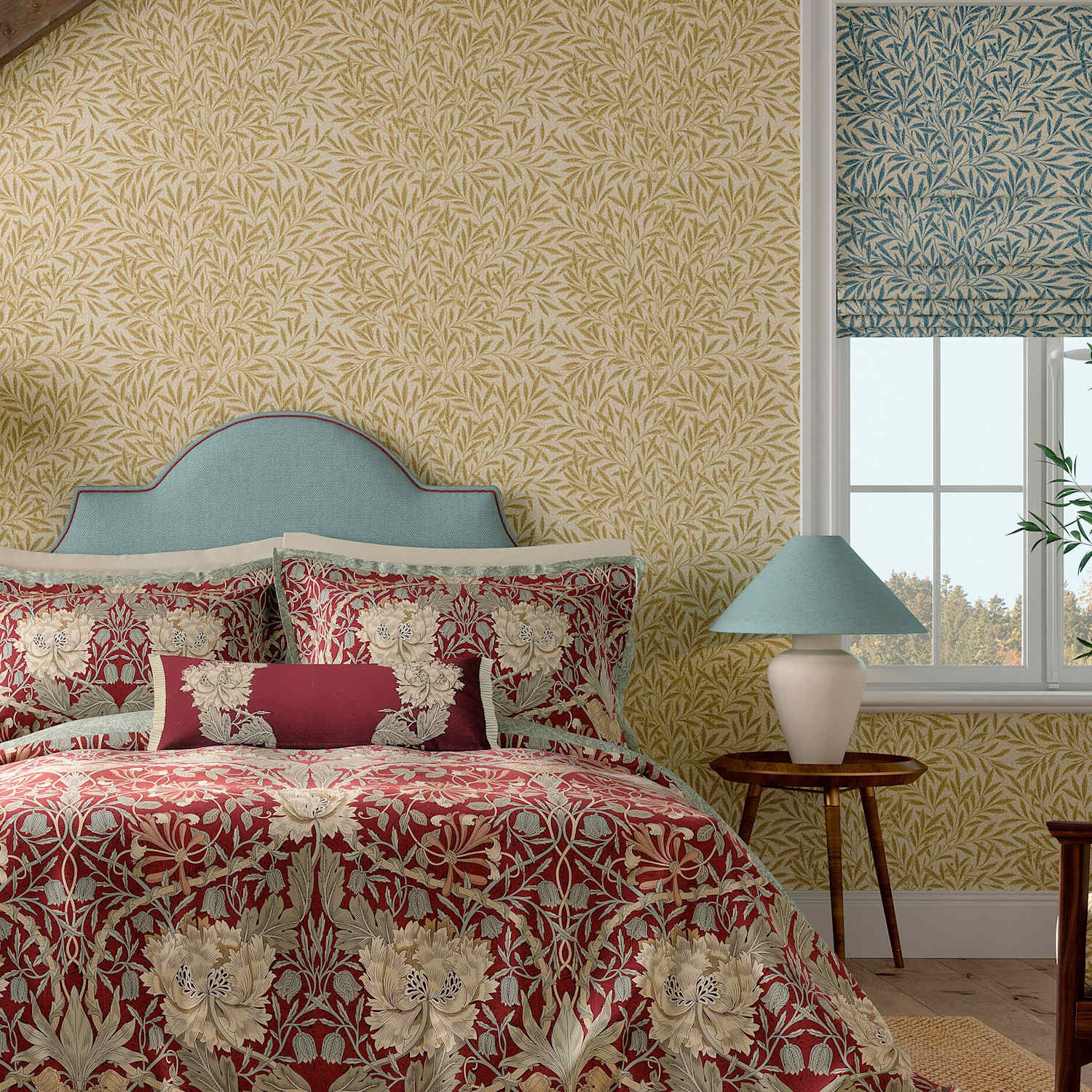 Morris & Co Pure Cotton Honeysuckle & Tulip Bedding Set - King Size (5 ft) - Red Mix - Available at M&S