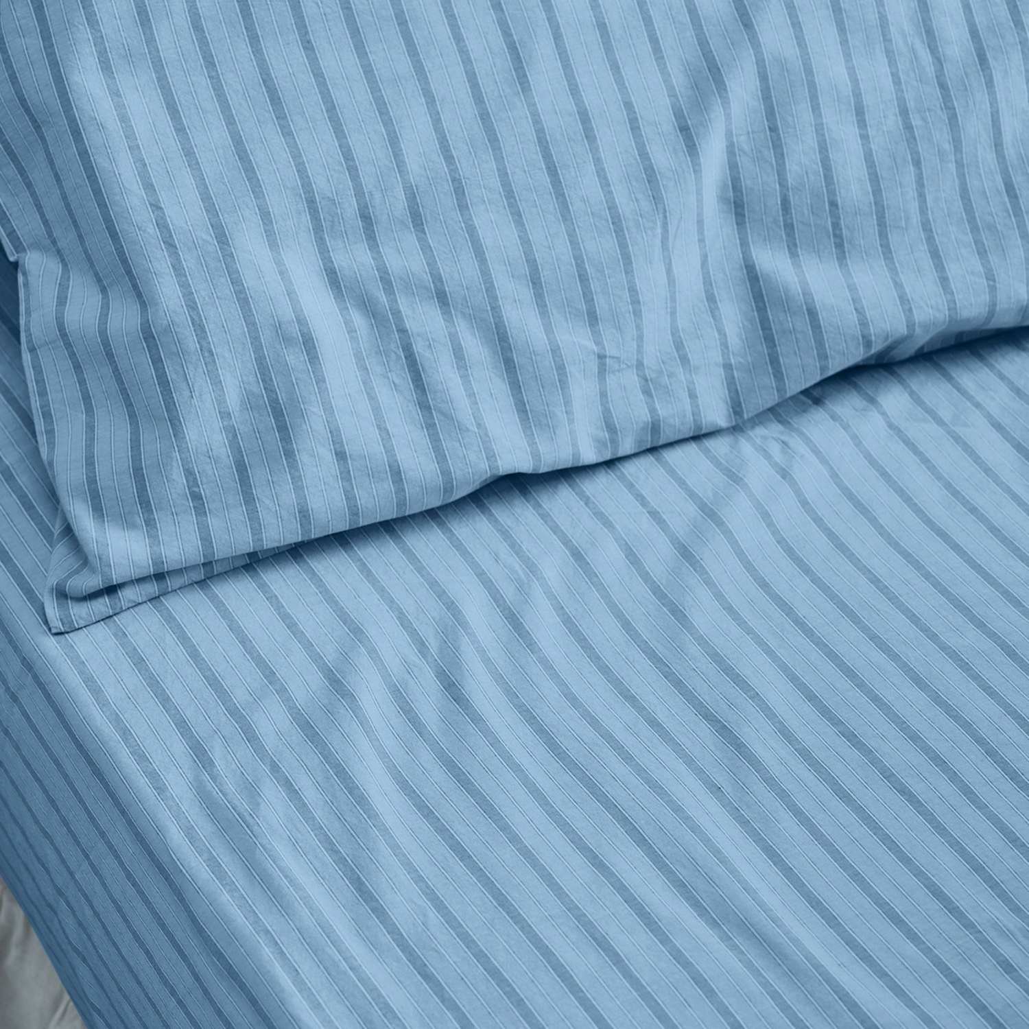 Piglet In Bed Pure Cotton Striped Fitted Sheet - King Size (5 ft) - Blue Mix - Available at M&S