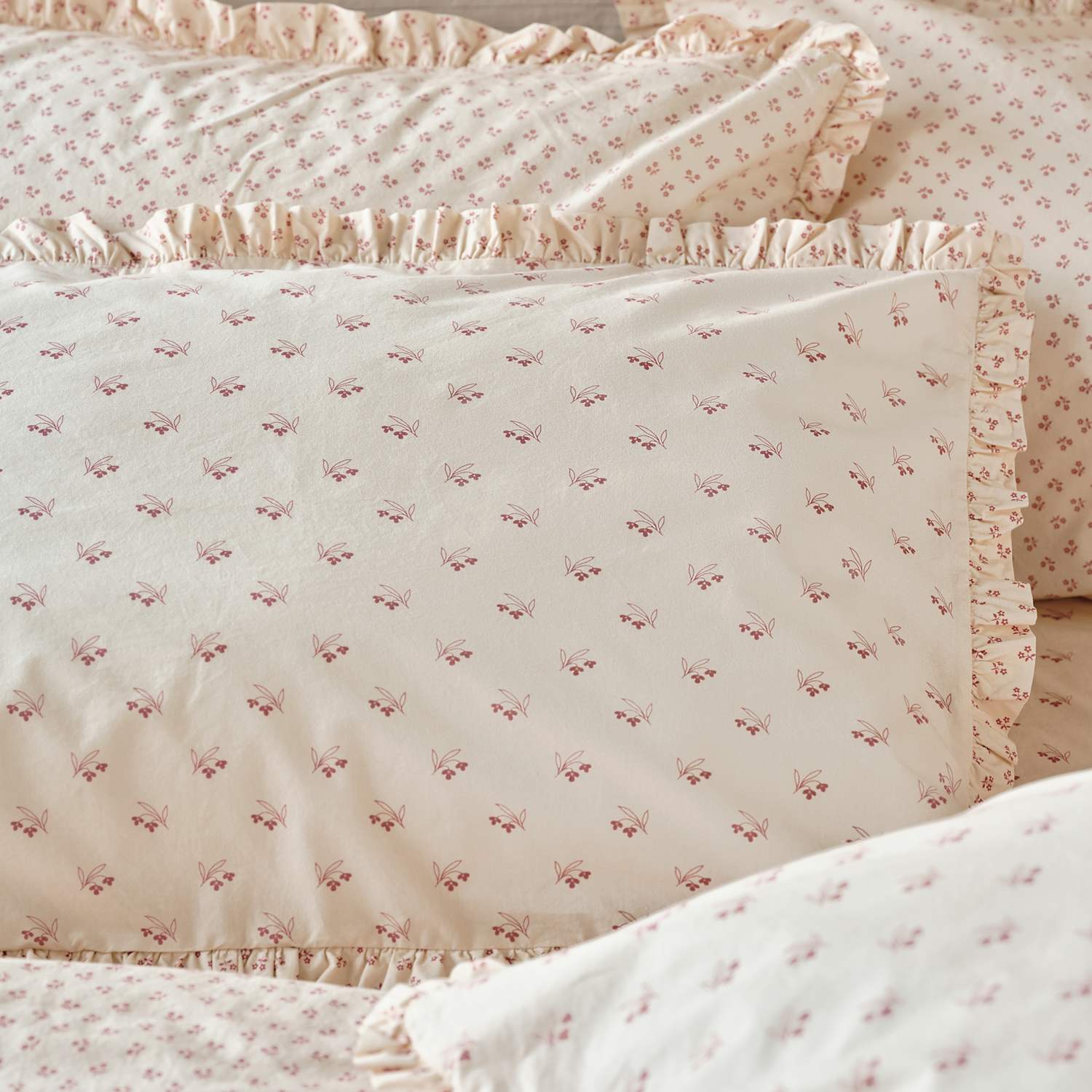 Piglet In Bed 2 Pack Washed Cotton Martha Pillowcases - Pink Mix - Available at M&S