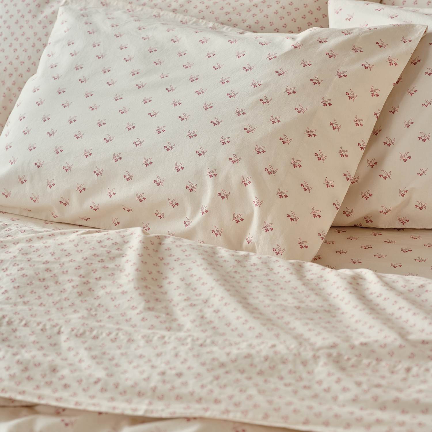 Piglet In Bed 2 Pack Washed Cotton Martha Pillowcases - Pink Mix - Available at M&S