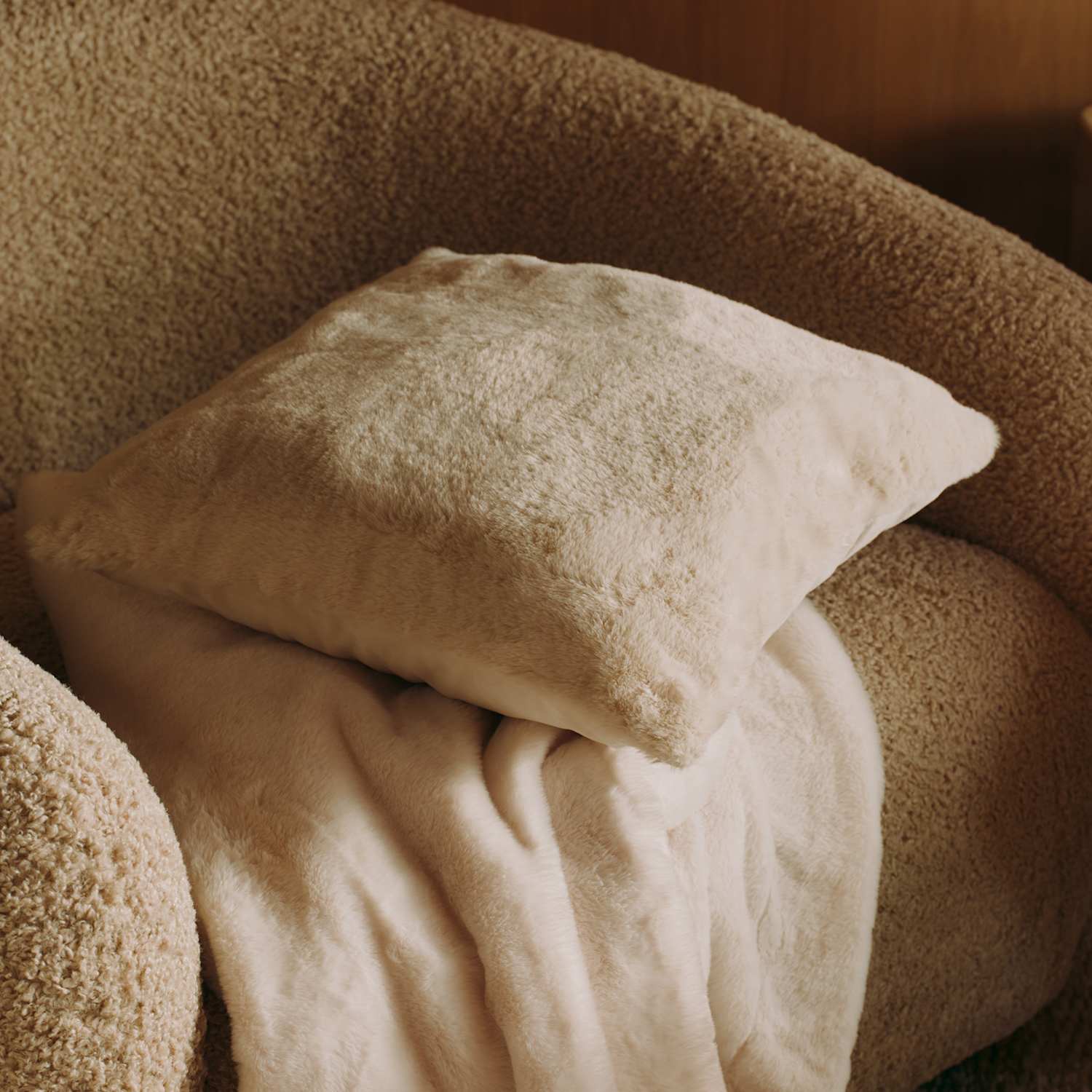 M&S Supersoft Faux Fur Large Throw - Neutral