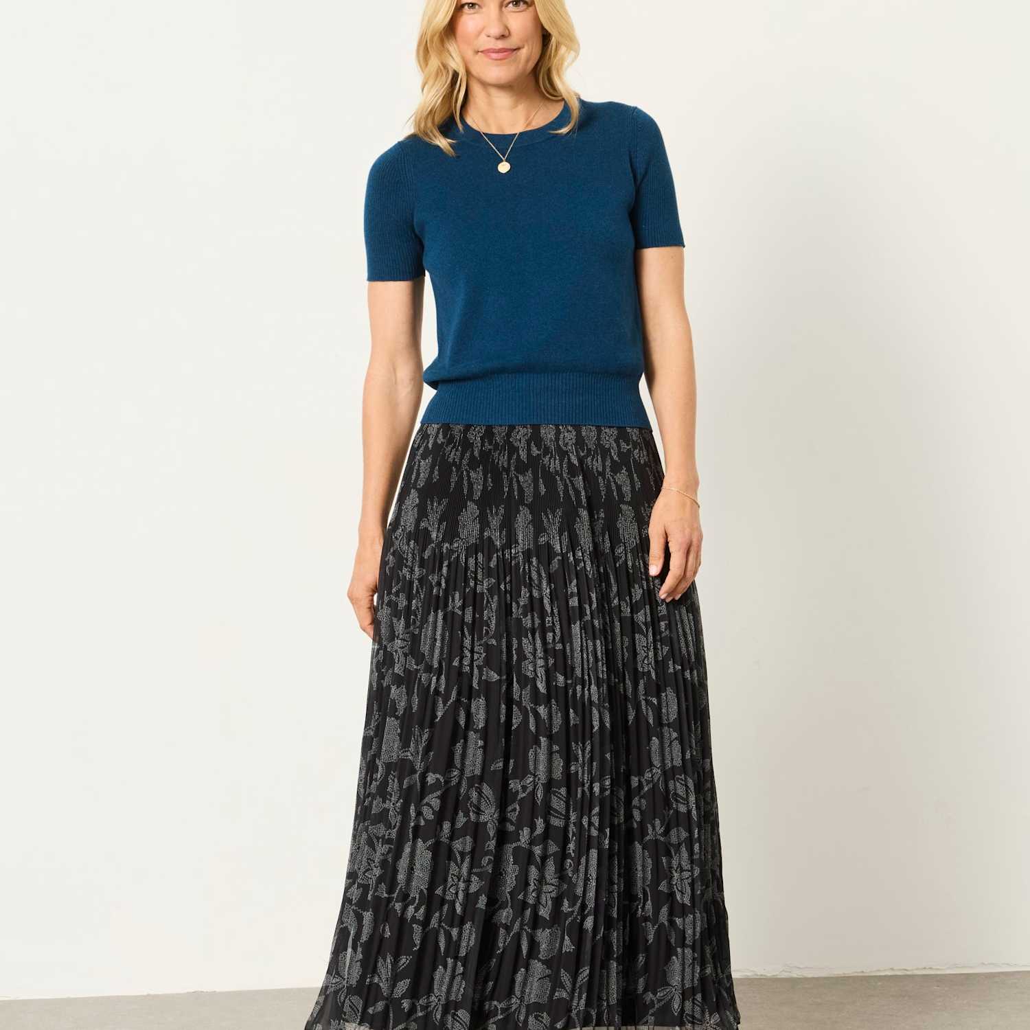 Fatface Women's Floral Pleated Maxi Skirt - 8 - Black Mix - Available at M&S