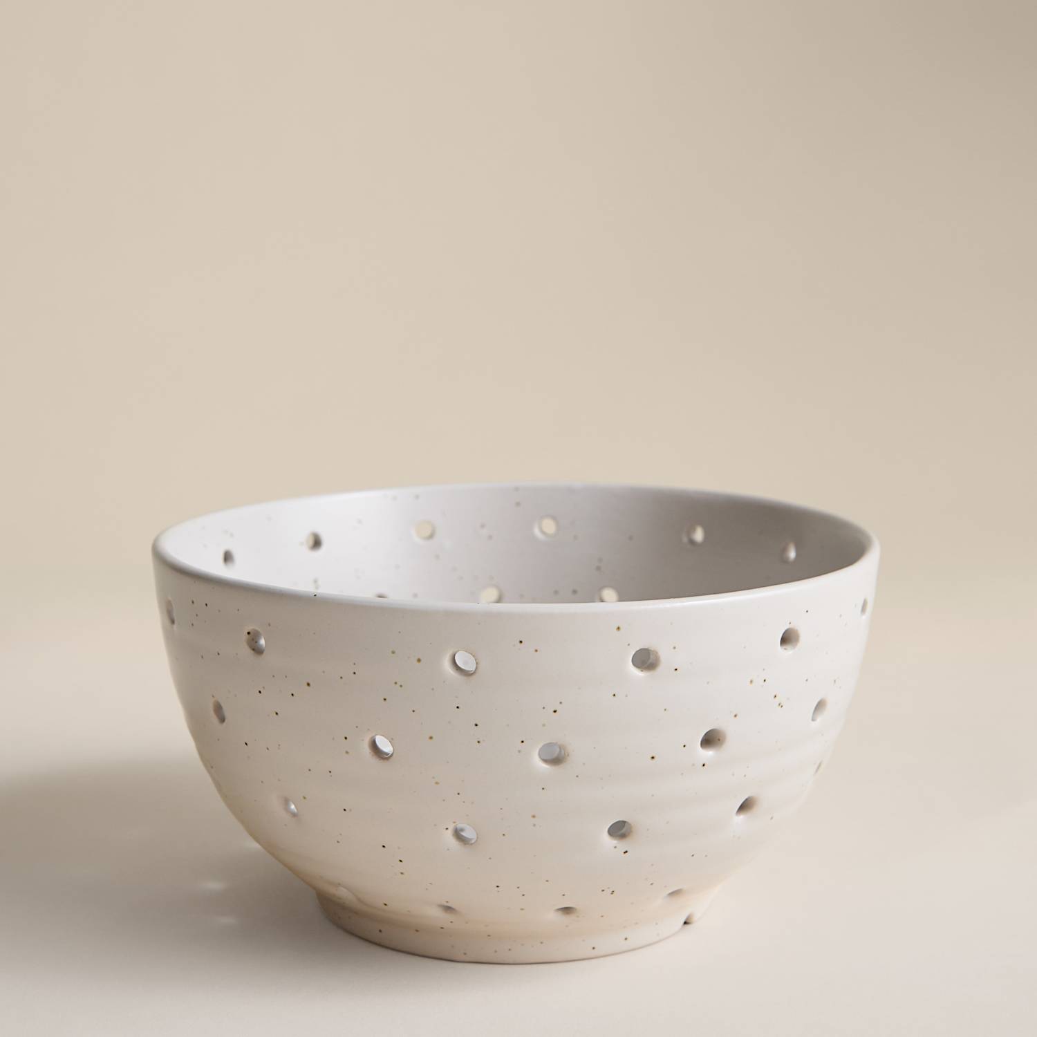 M&S Large Berry Colander - Neutral