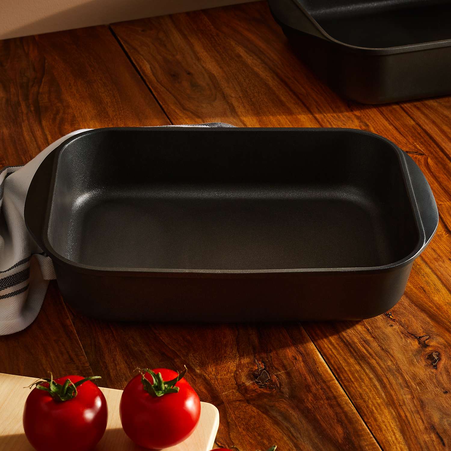M&S Cast Aluminium Roaster 36cm - Charcoal