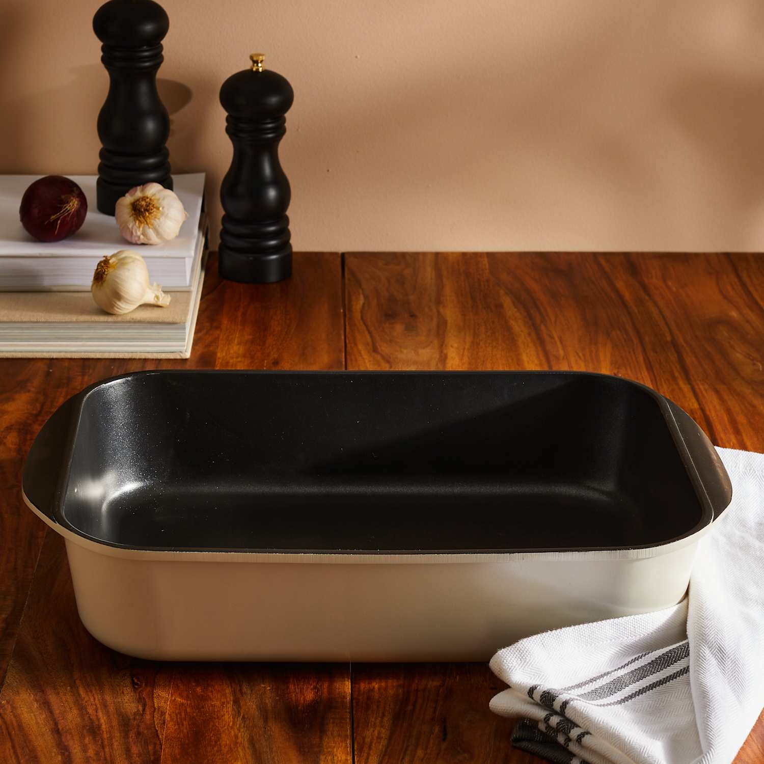M&S Large Cast Aluminium Roaster 40cm - Ivory