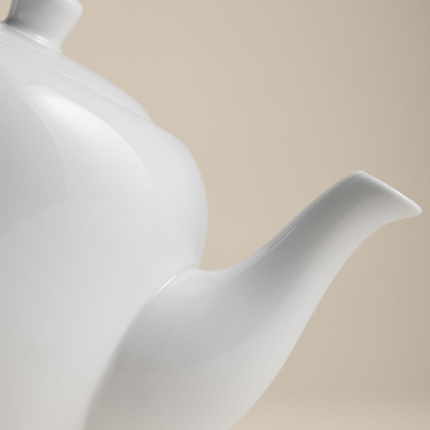 M&S Maxim Teapot - White
