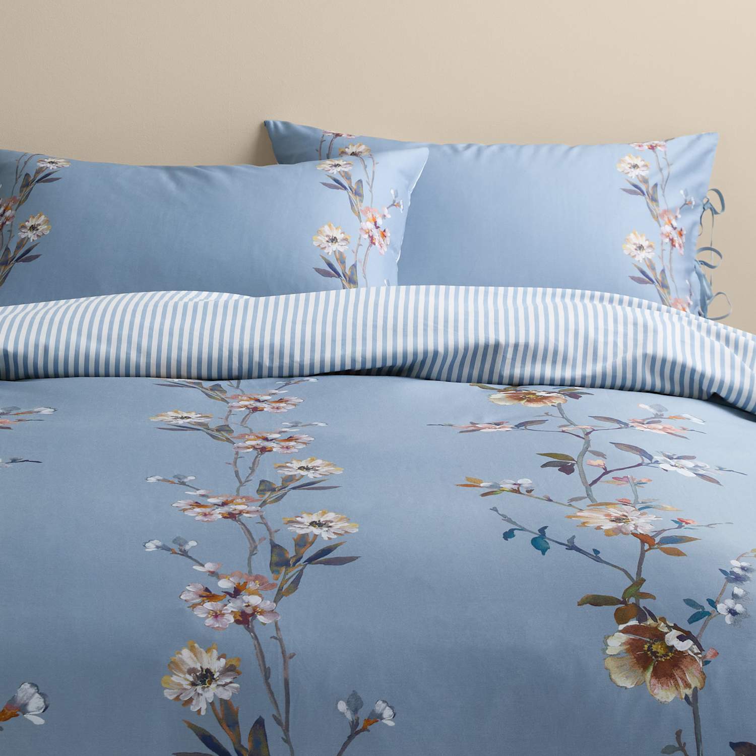 M&S Pure Cotton Trailing Blooms Reversible Bedding Set - Single (3 ft) - Blue Mix