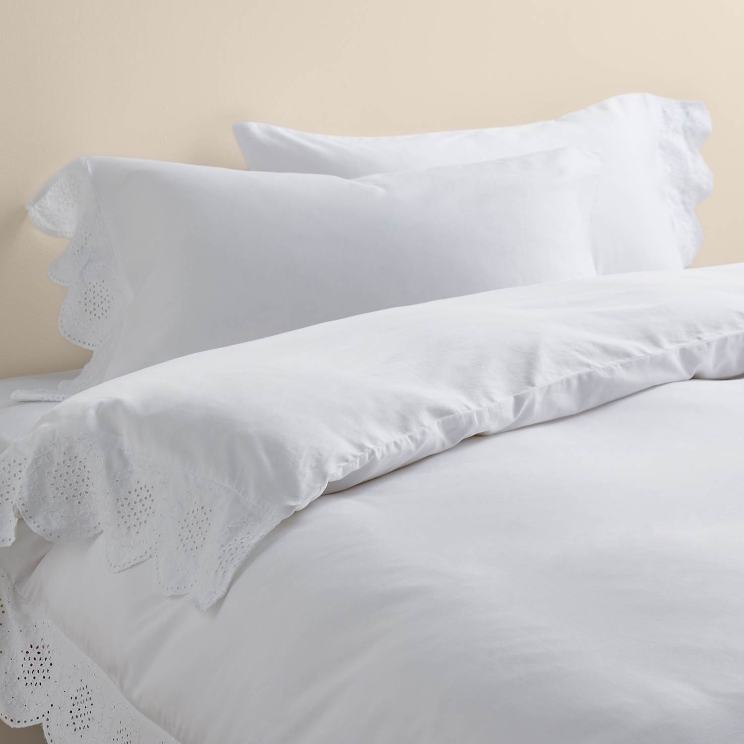 M&S Pure Cotton Broderie Scalloped Edge Bedding Set - Single (3 ft) - White