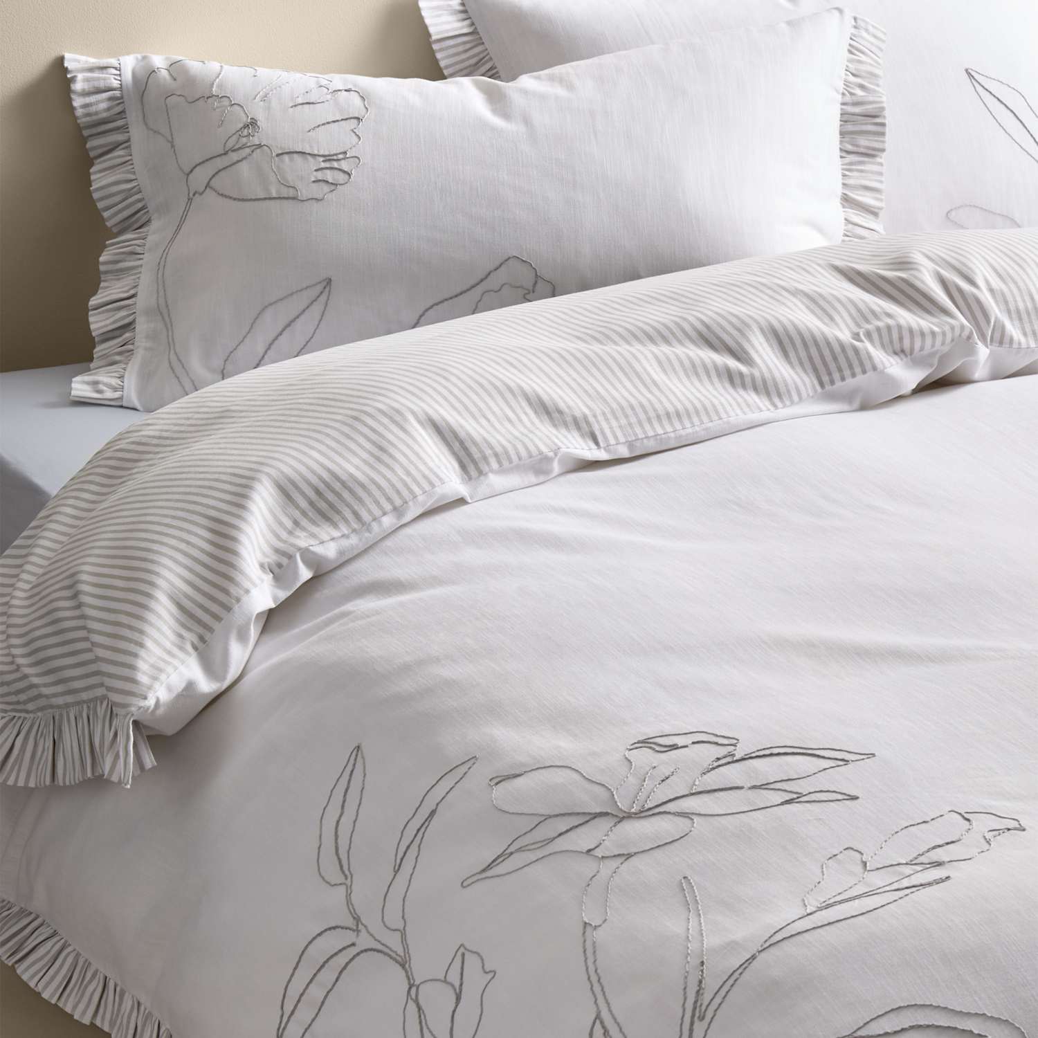 M&S Pure Cotton Floral Embroidered Bedding Set - Single (3 ft) - White Mix