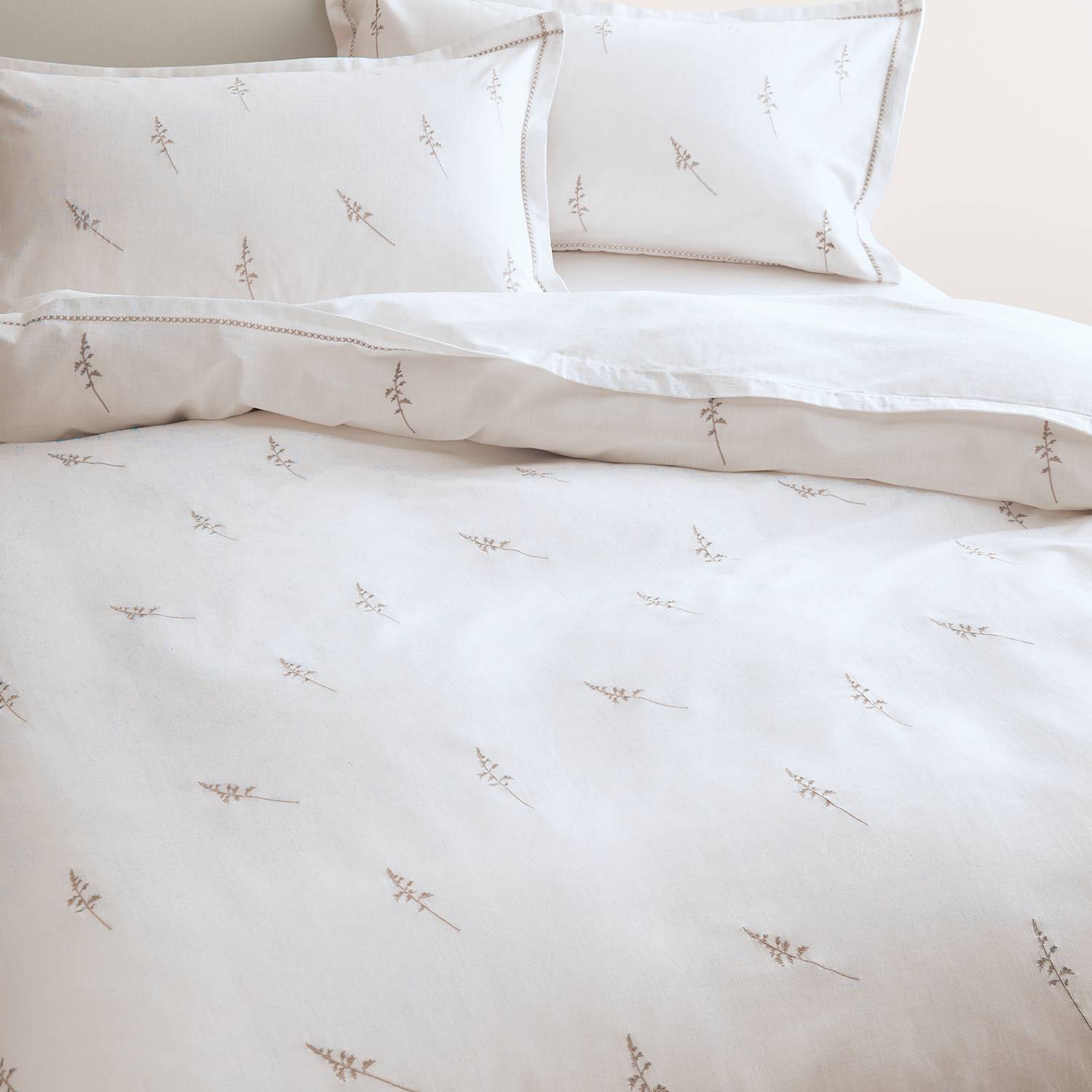 M&S Pure Cotton Embroidered Sprig Bedding Set - Single (3 ft) - White