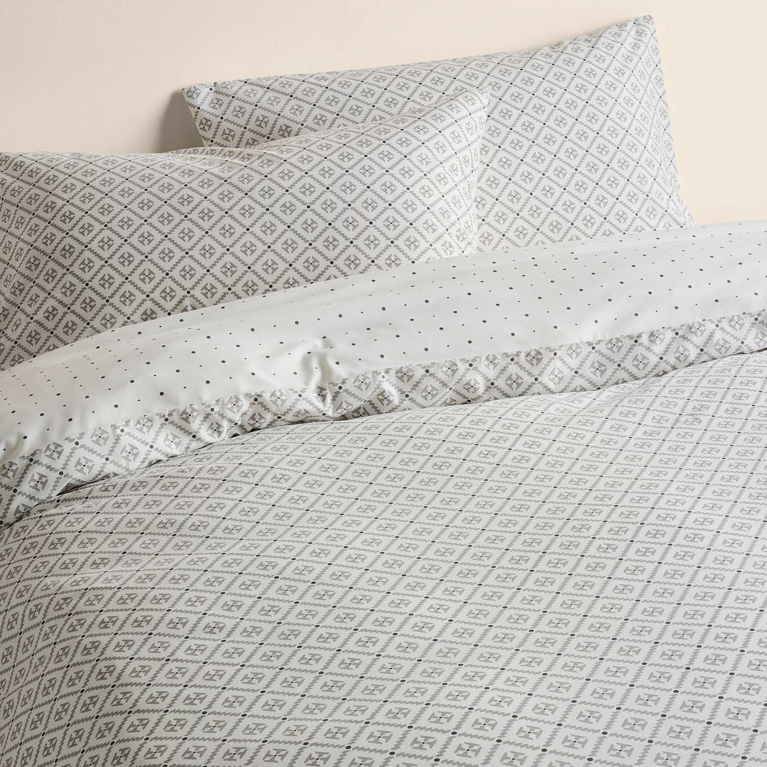 M&S Cotton Blend Geometric Reversible Bedding Set - Single (3 ft) - Marble
