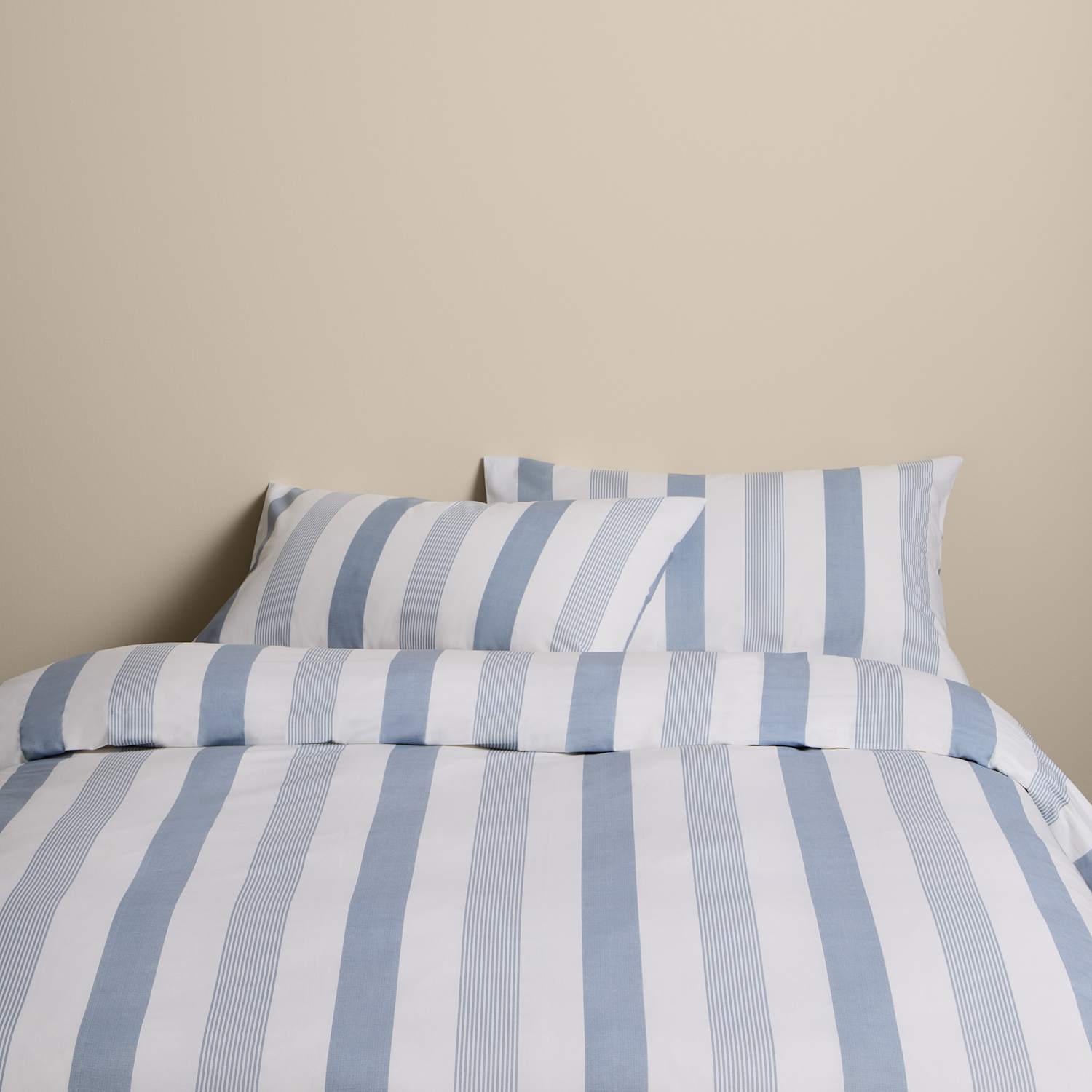M&S Pure Cotton Signature Stripe Bedding Set - Super King Size (6 ft) - Blue Mix
