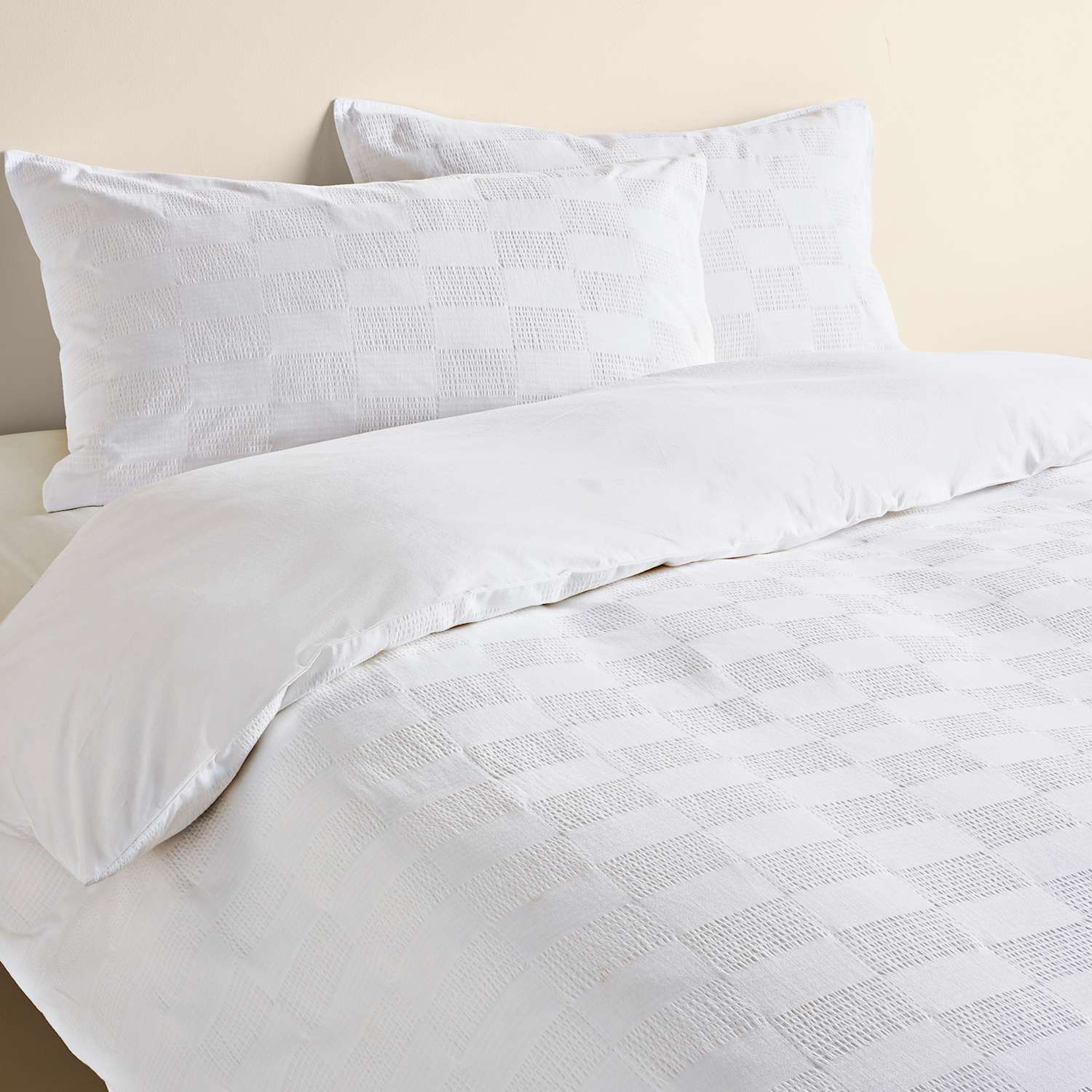 M&S Sateen Seersucker Checkerboard Bedding Set - Double (4 ft 6) - White