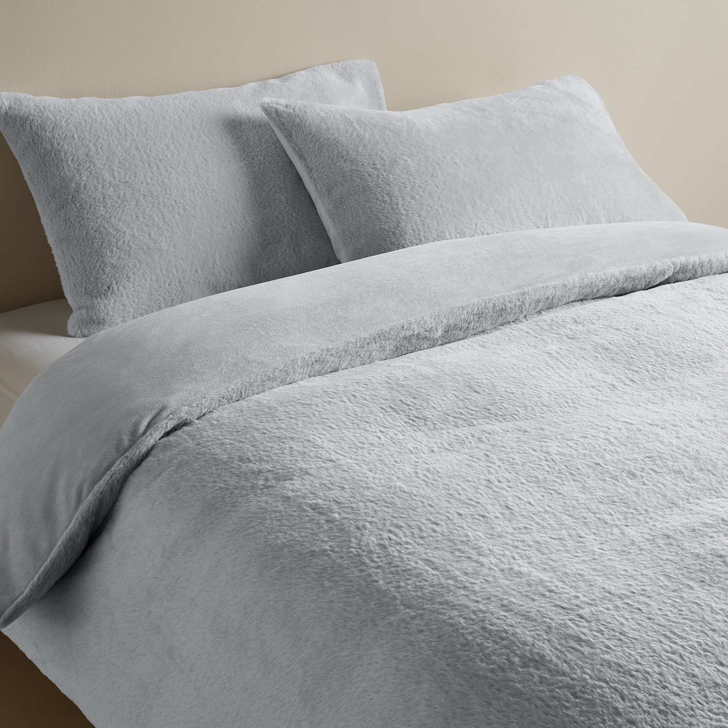 M&S Supersoft Faux Fur Bedding Set - Double (4 ft 6) - Dove