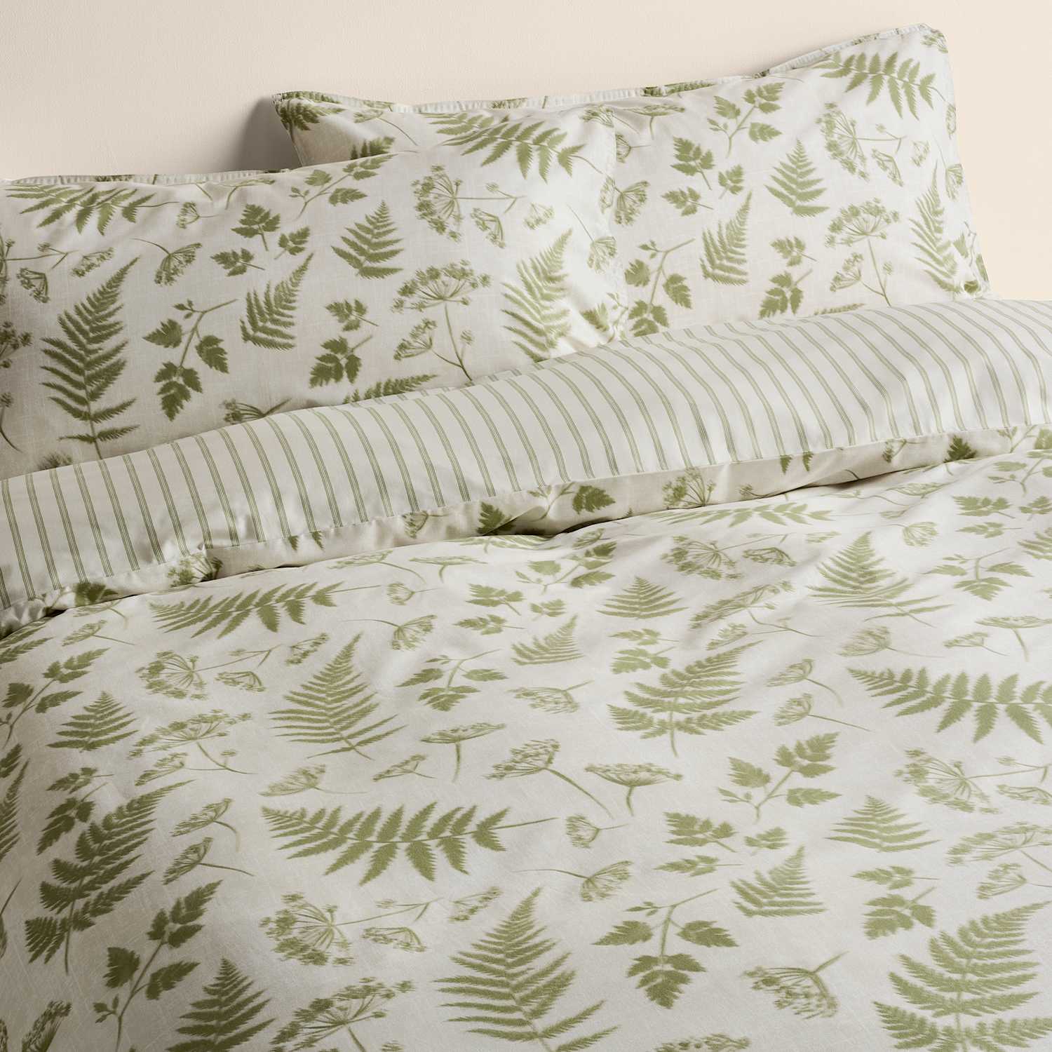 M&S Cotton Rich Reversible Fern Bedding Set - Double (4 ft 6)