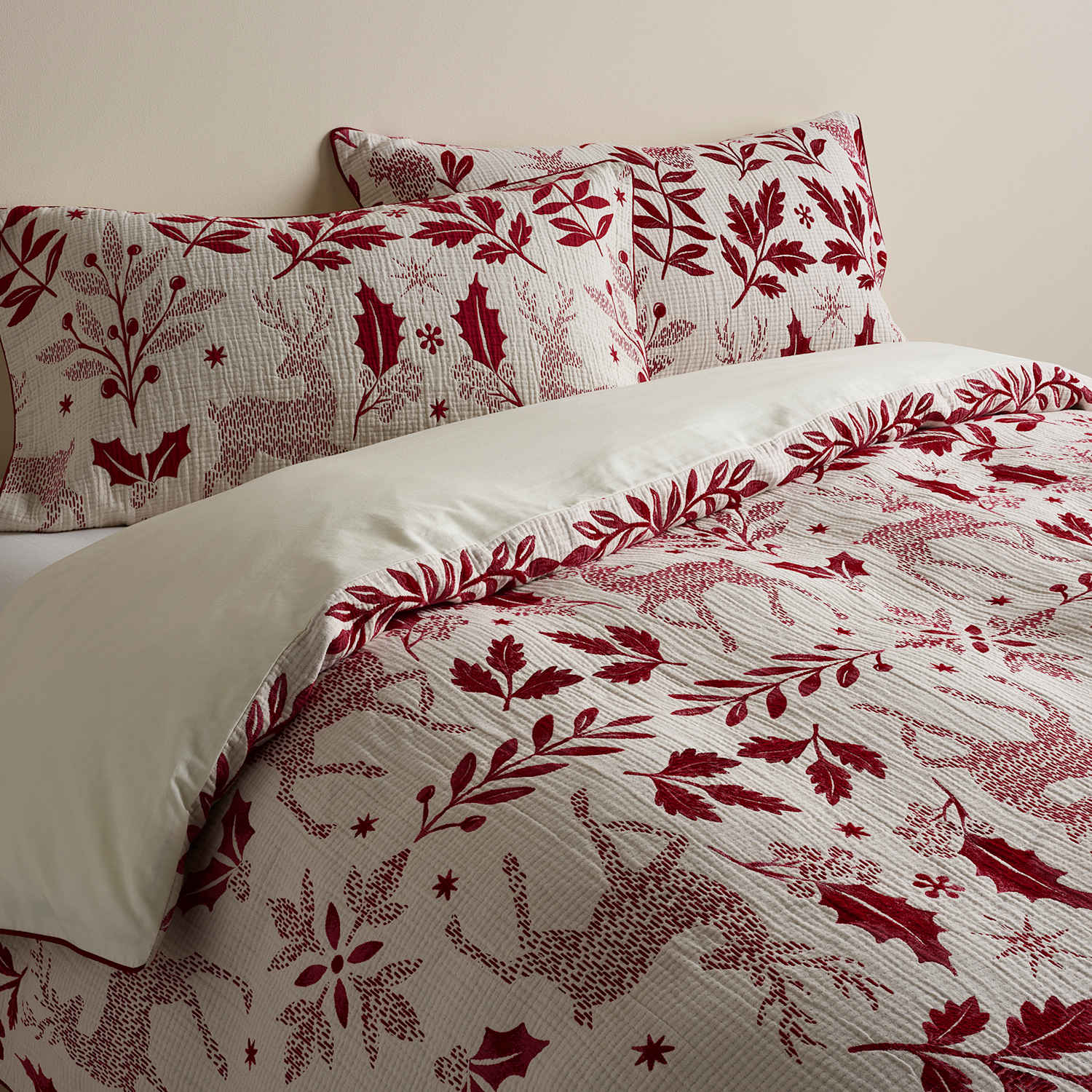 M&S Woodland Pure Cotton Jacquard Bedding Set - Double (4 ft 6) - Dark Red Mix