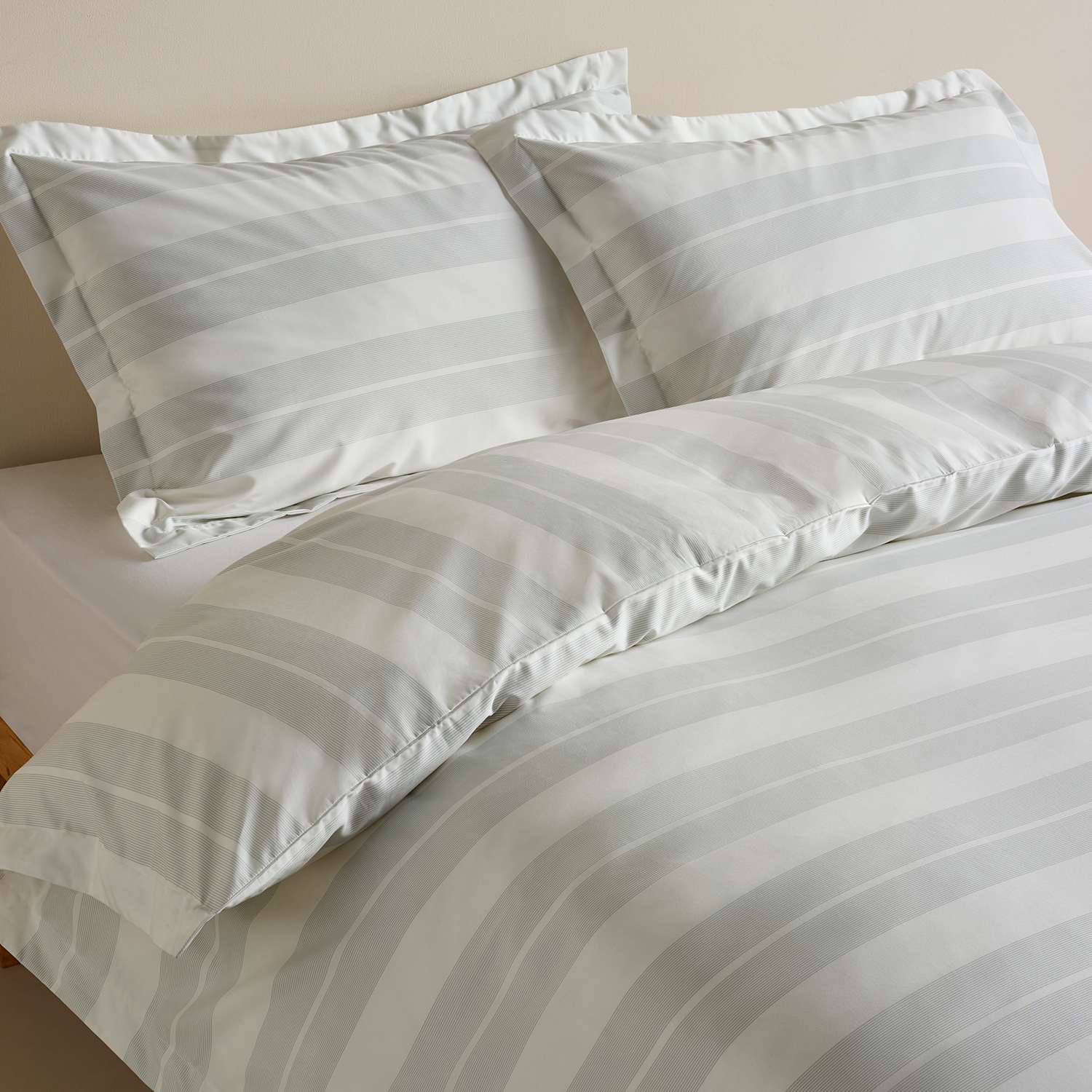M&S Egyptian Cotton Wide Stripe Printed Bedding Set - Single (3 ft) - Dove