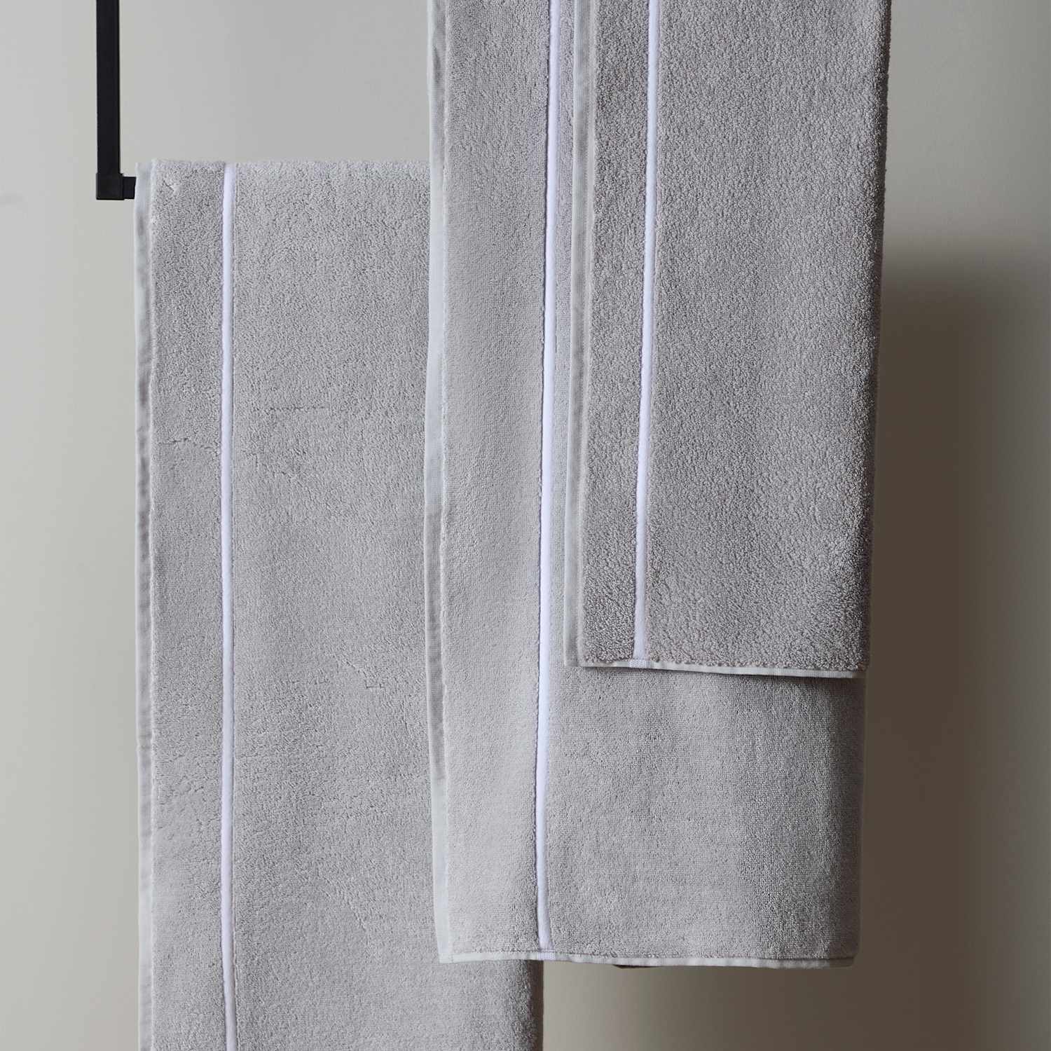 M&S X Kelly Hoppen Beretta Stitch Towel - Bath Sheet - Grey/White