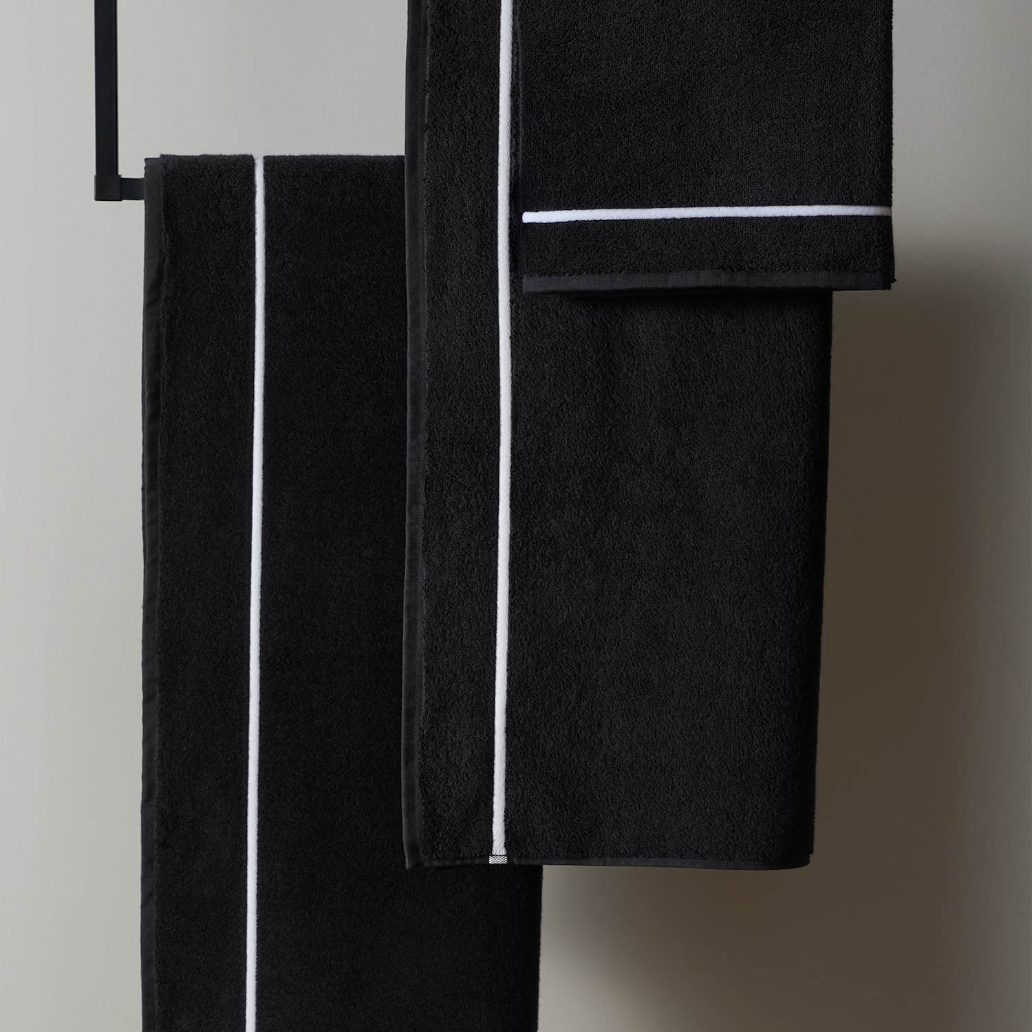 M&S X Kelly Hoppen Beretta Stitch Towel - Hand Towel - Black/White