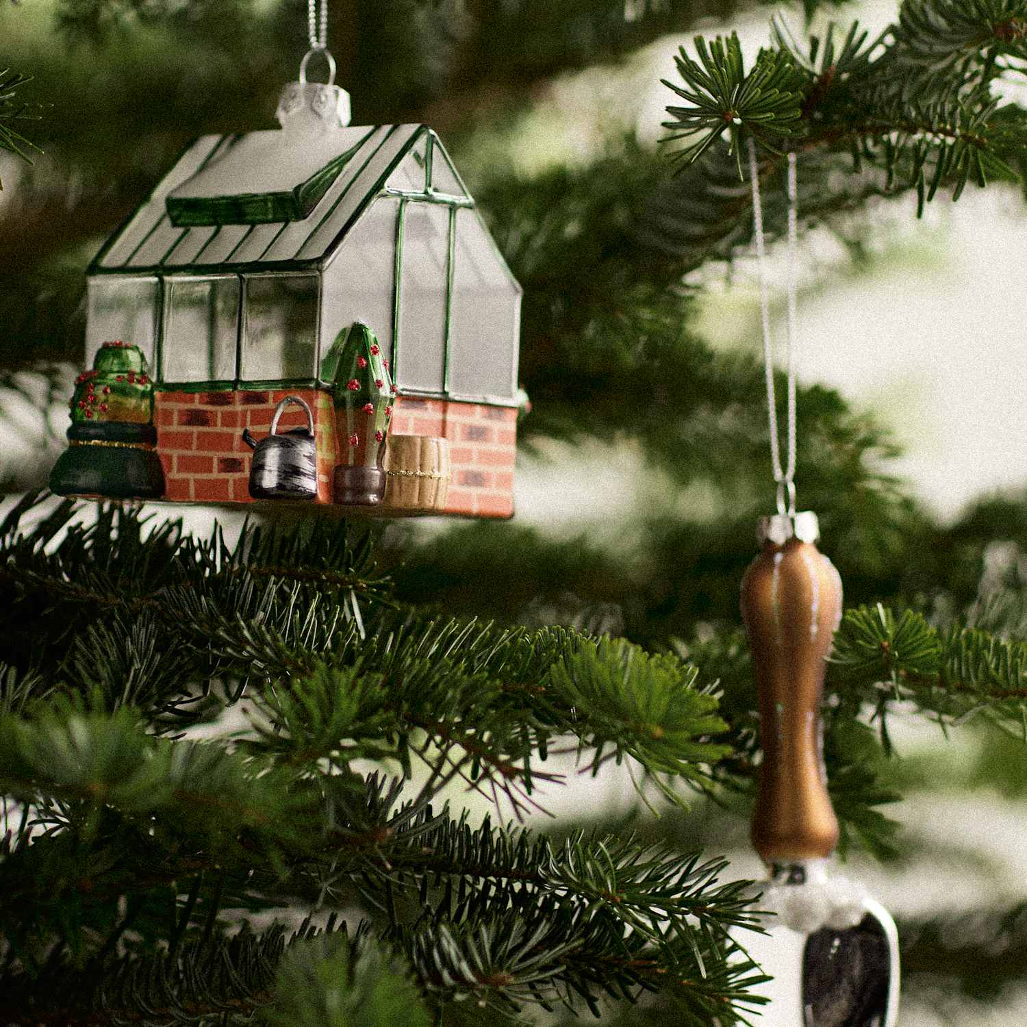 M&S 2 Pack Glass Gardening Decorations - Green Mix