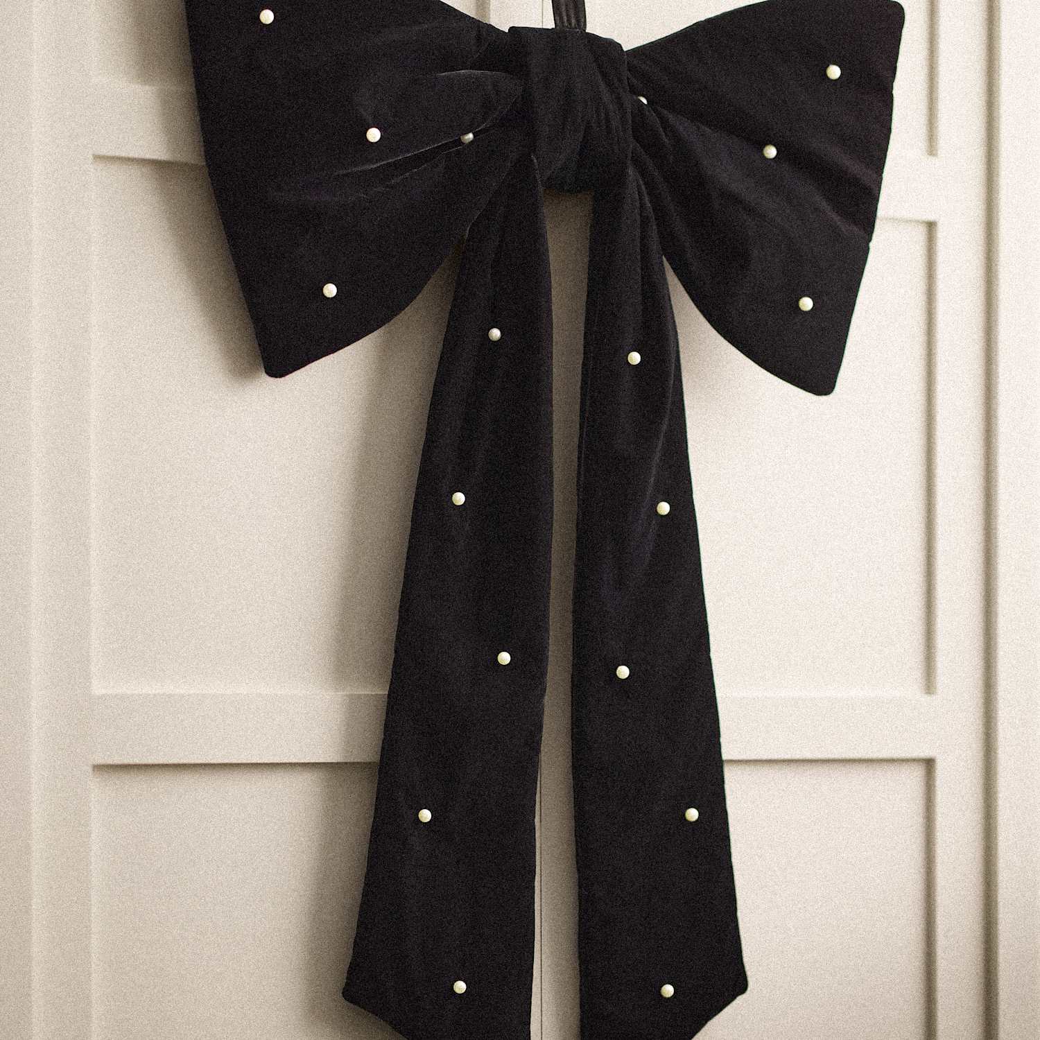 M&S Velvet & Pearl Extra Large Hanging Bow Decoration - Black Mix