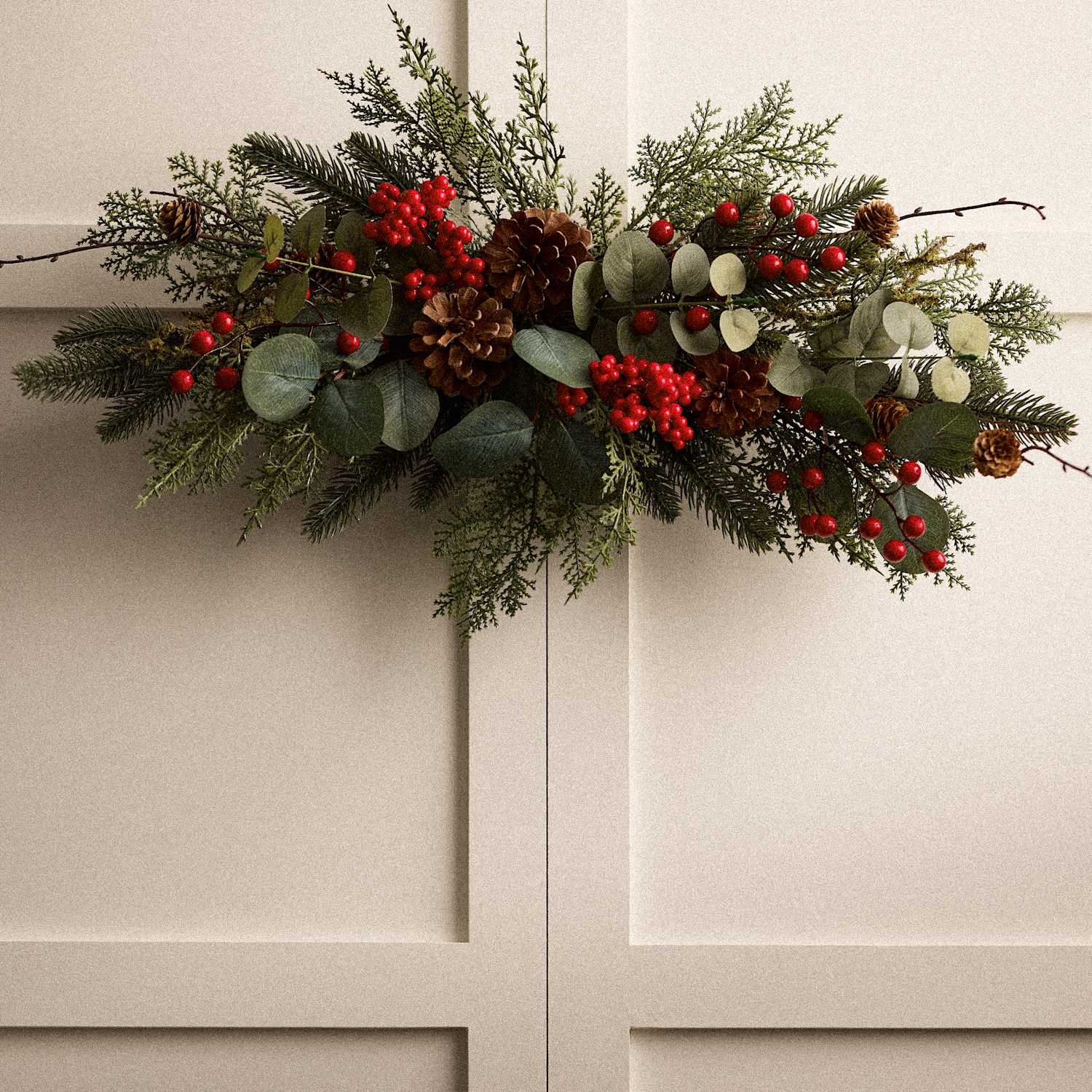 M&S Red Berry Half Moon Wreath - Green Mix