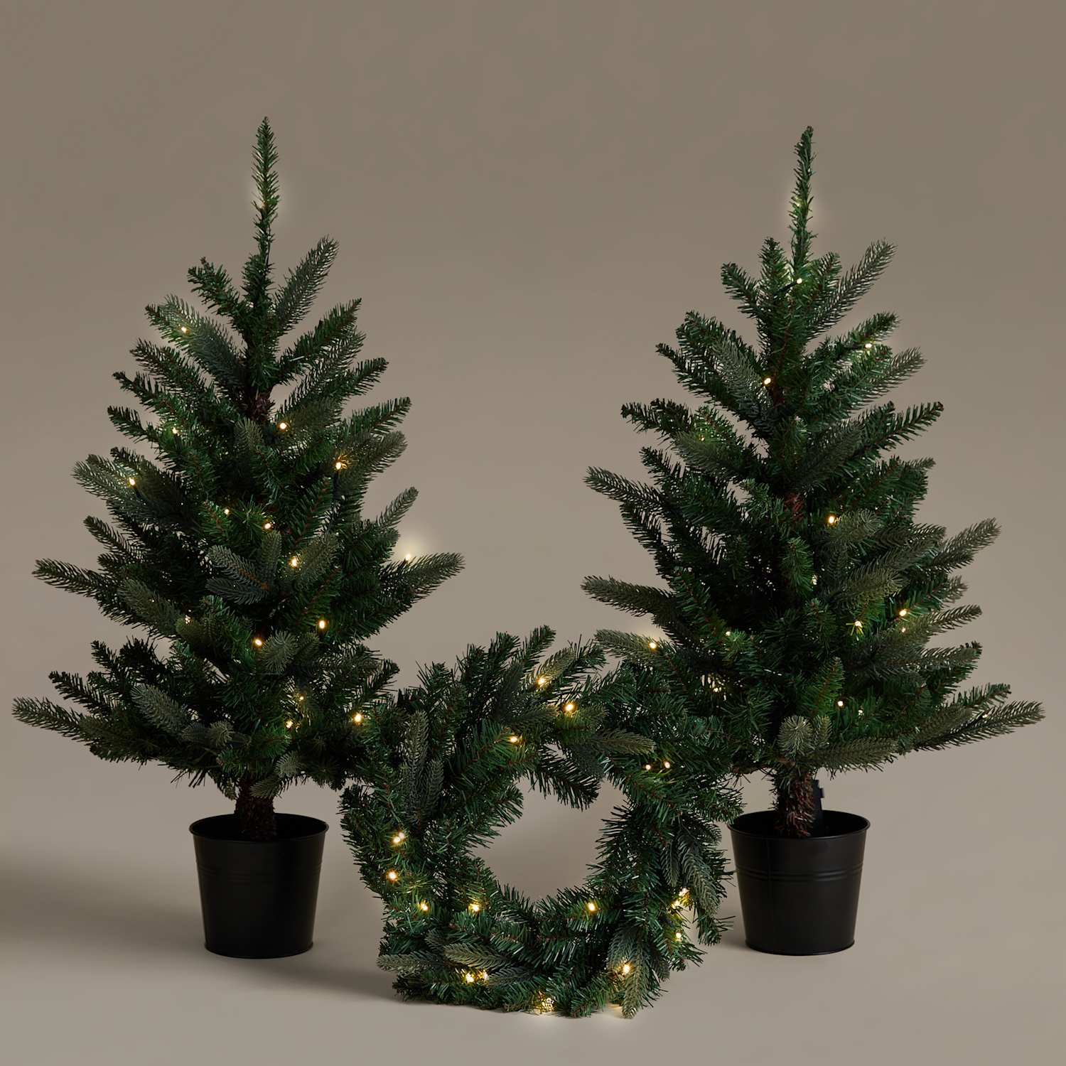 M&S 3 Pack Light Up Door Decorations - Green Mix