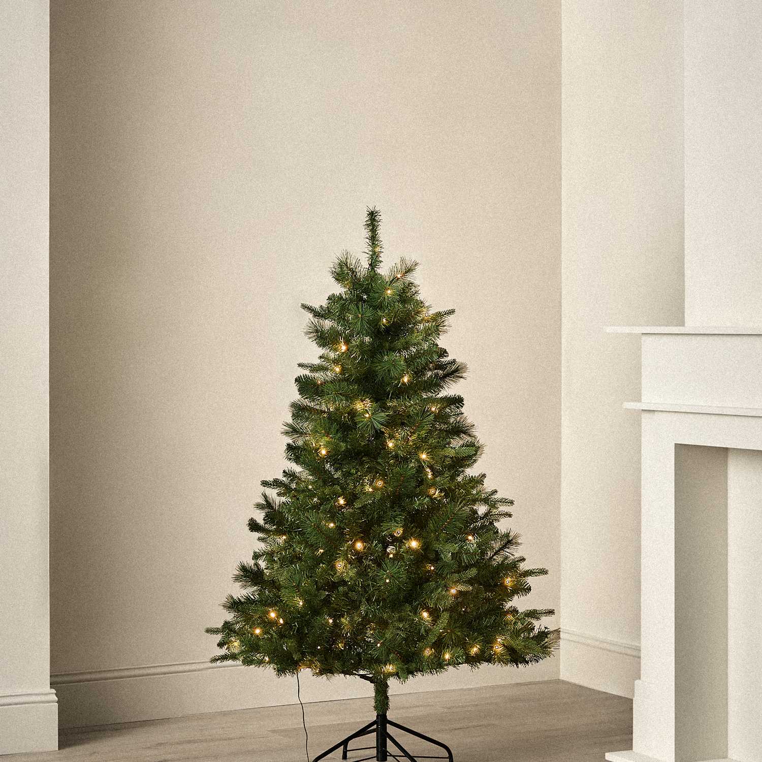 M&S 5ft Pre-Lit Monterey and Scots Pine Christmas Tree - Green