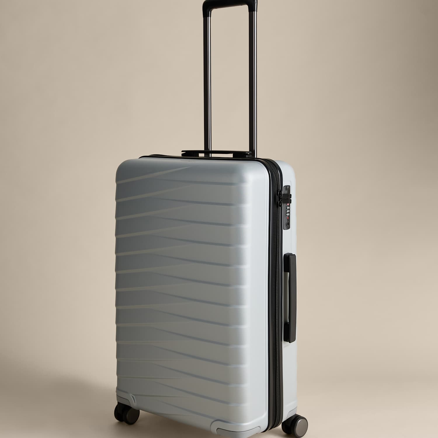 M&S Oslo 4 Wheel Hard Shell Medium Suitcase - Silver Mix